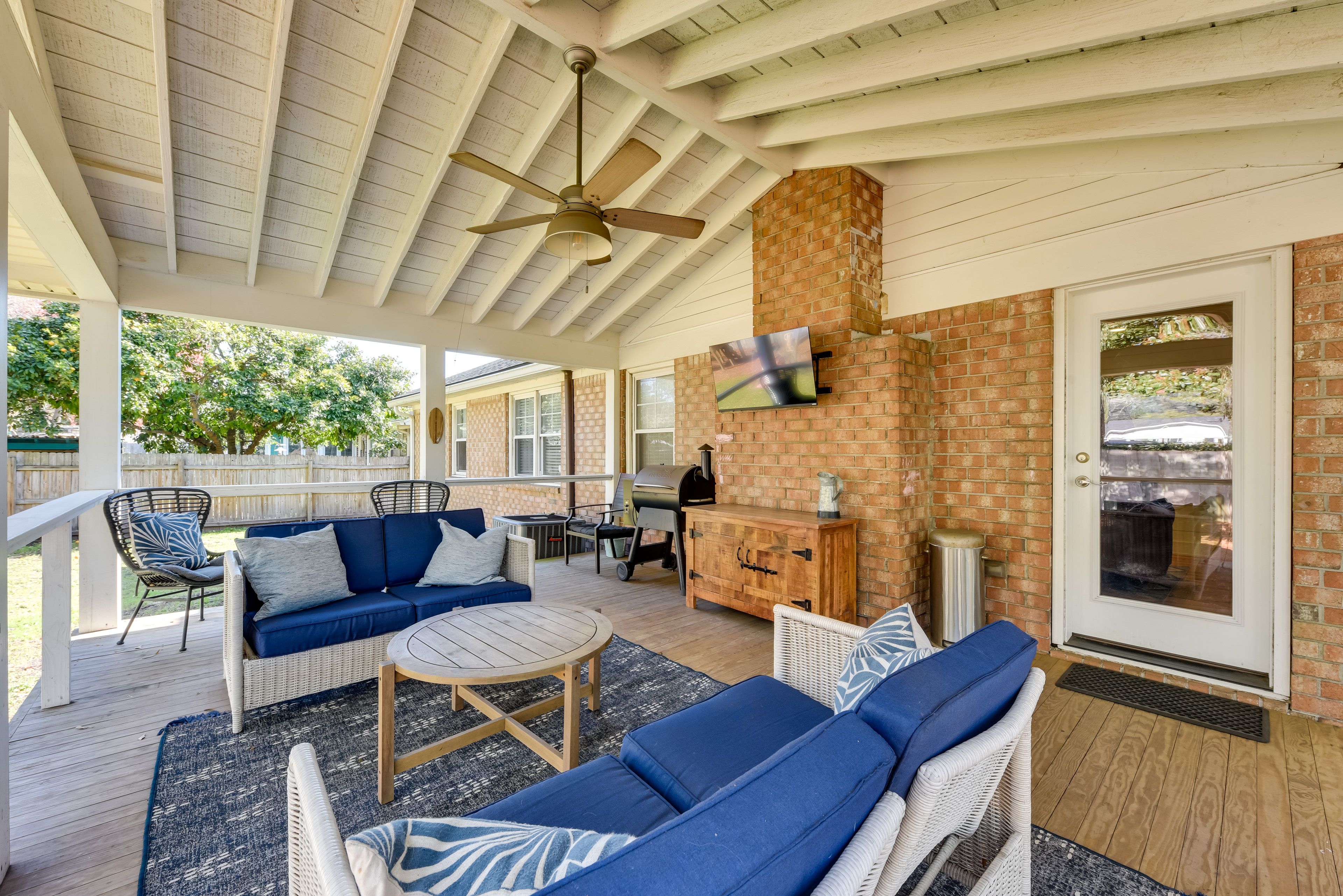 Covered Porch | Gas Grill | TV
