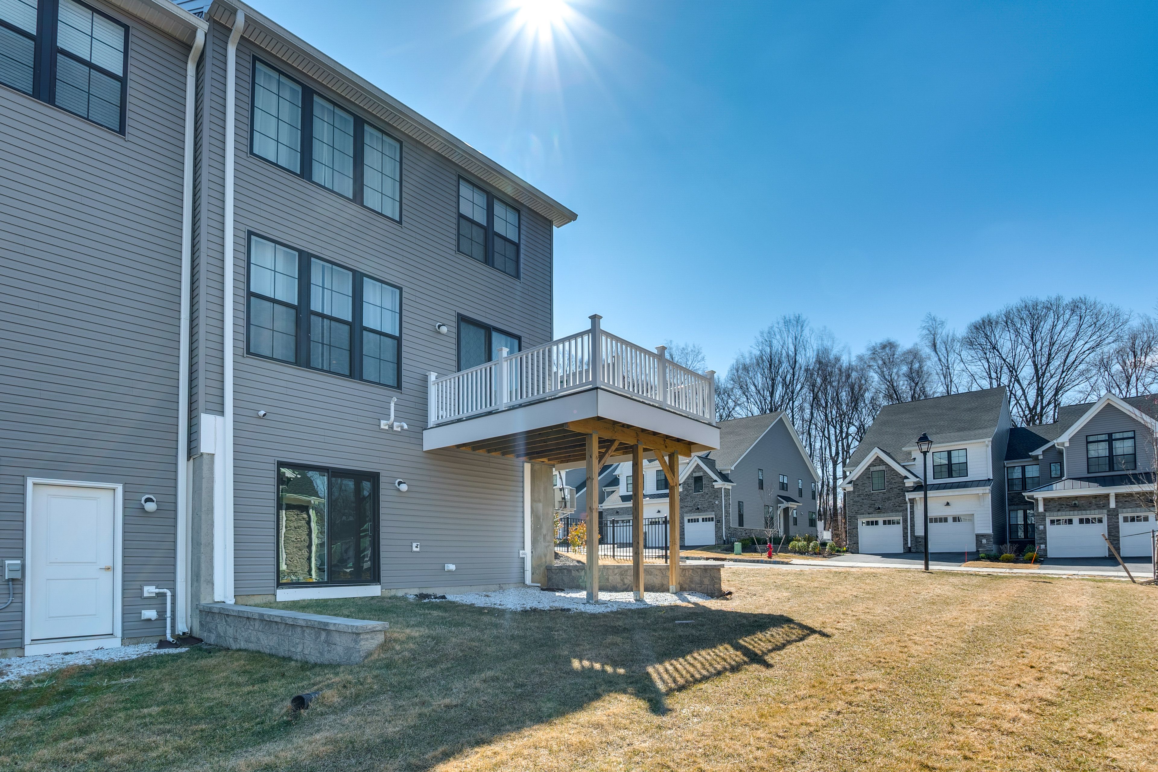 Exterior | Deck | Yard Space