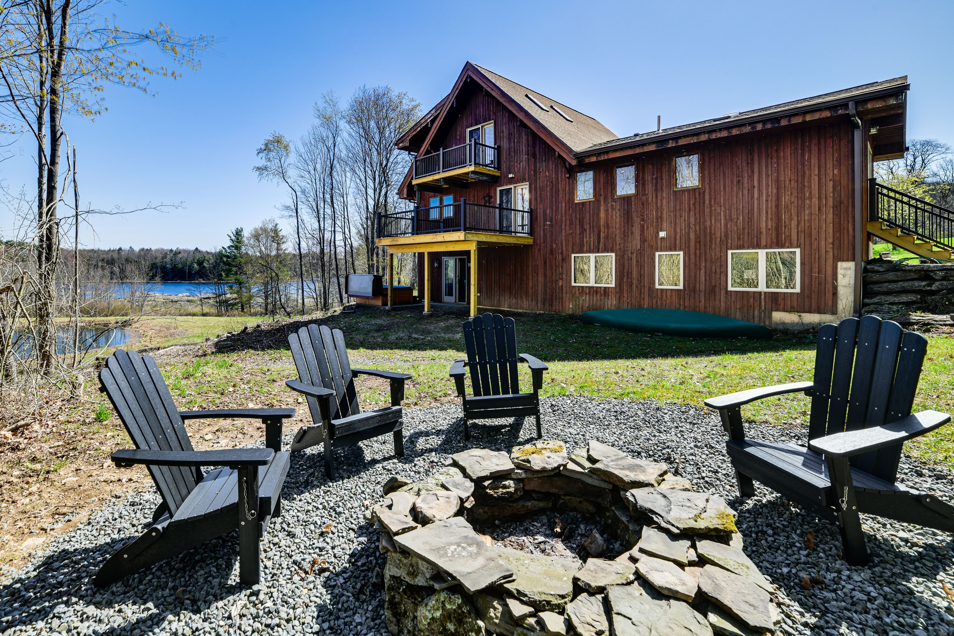 Thompson Vacation Rental | 3BR | 2BA | 2,700 Sq Ft | 4 Steps to Enter