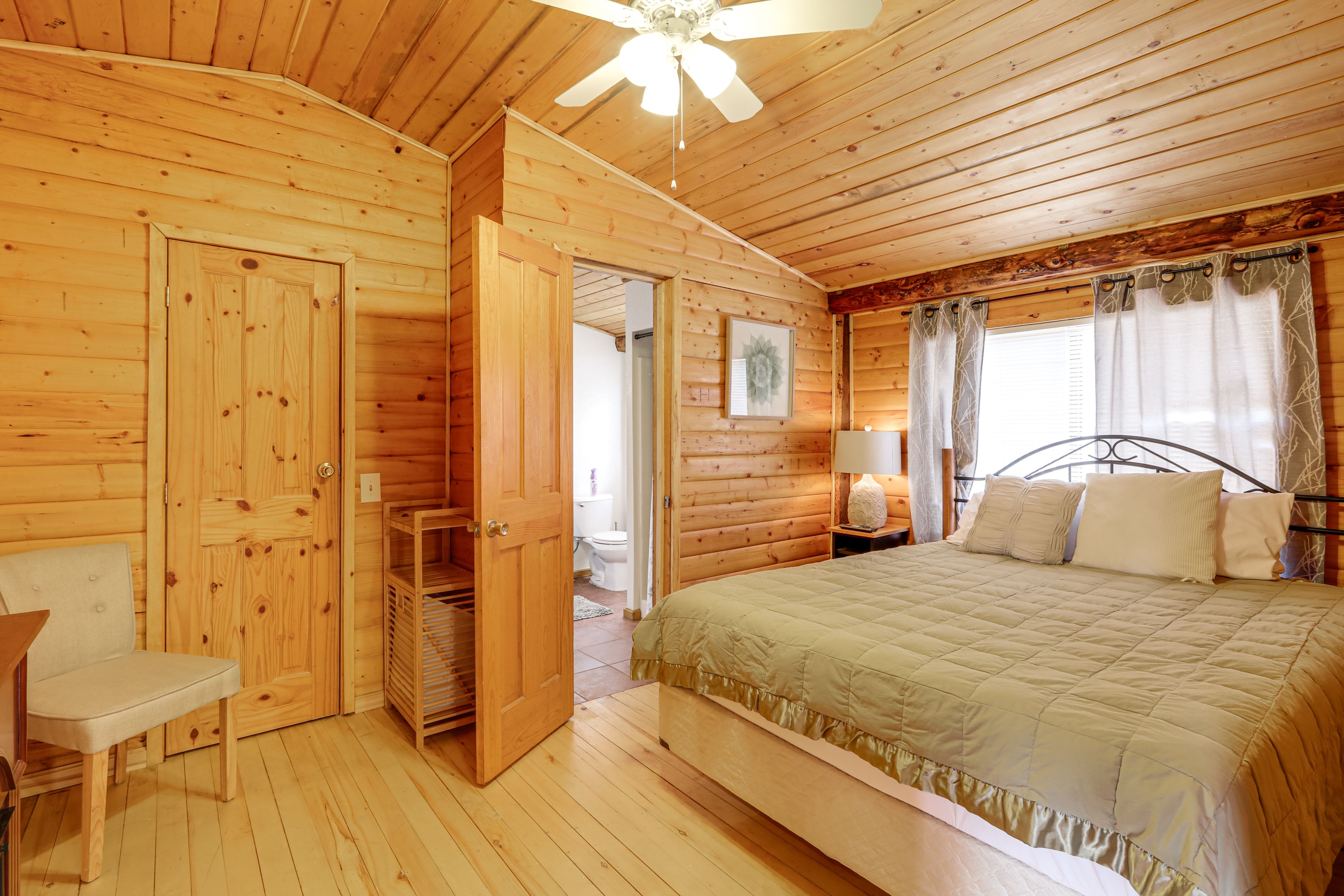 Bedroom 2 | Queen Bed | 2nd Floor