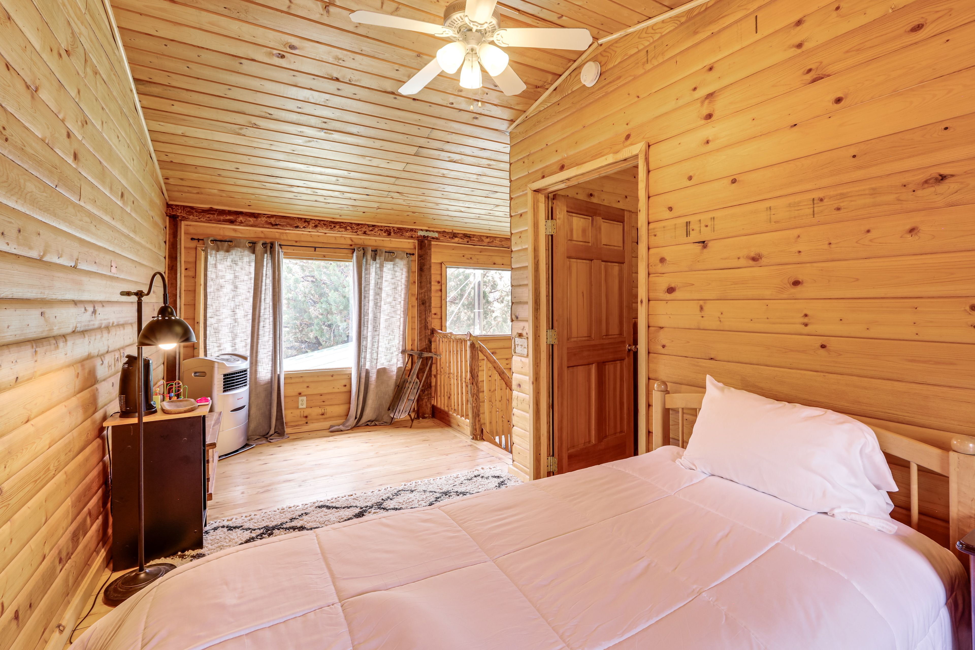 Loft | 2 Twin Beds | 2nd Floor