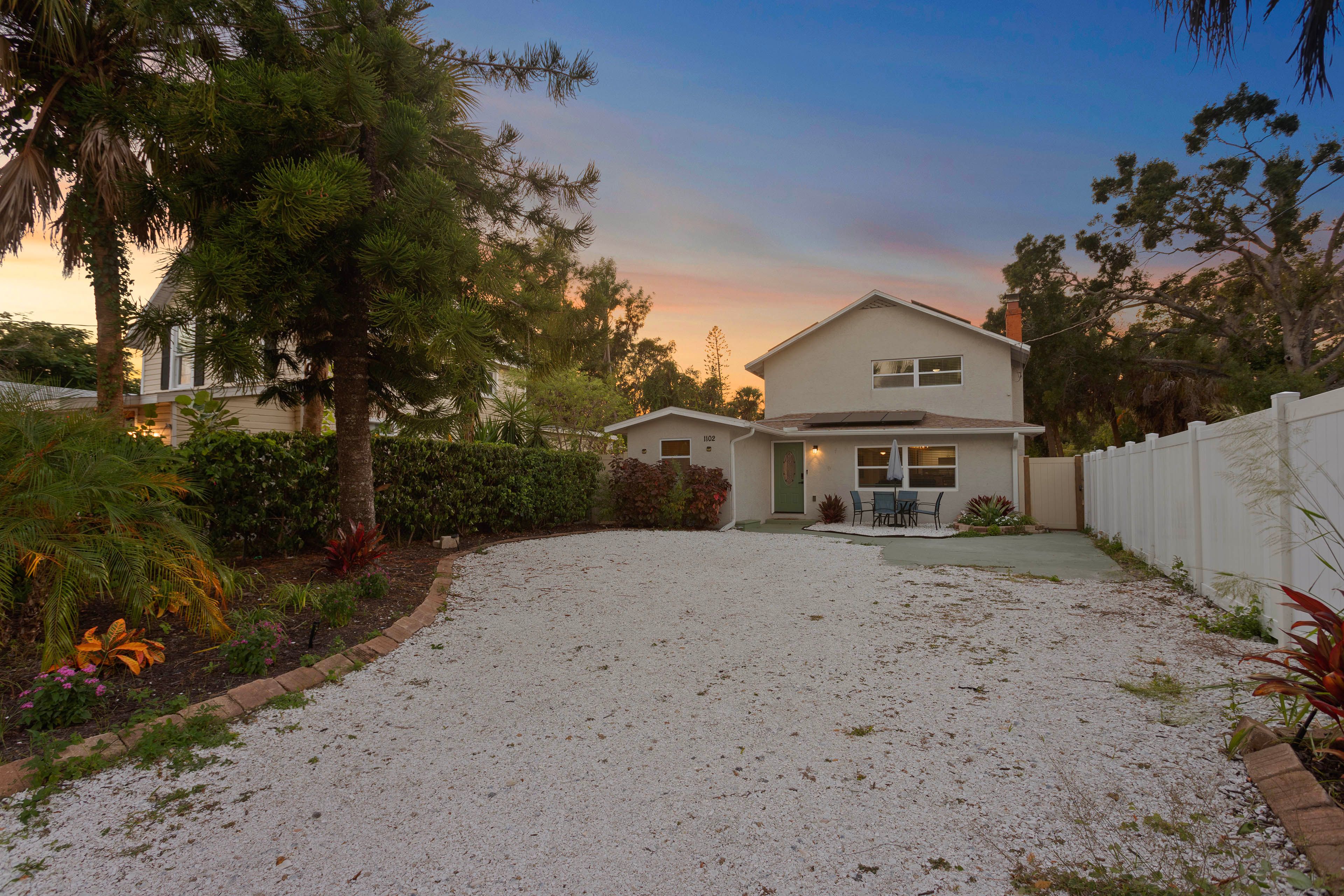 Parking | Driveway (3 Vehicles)