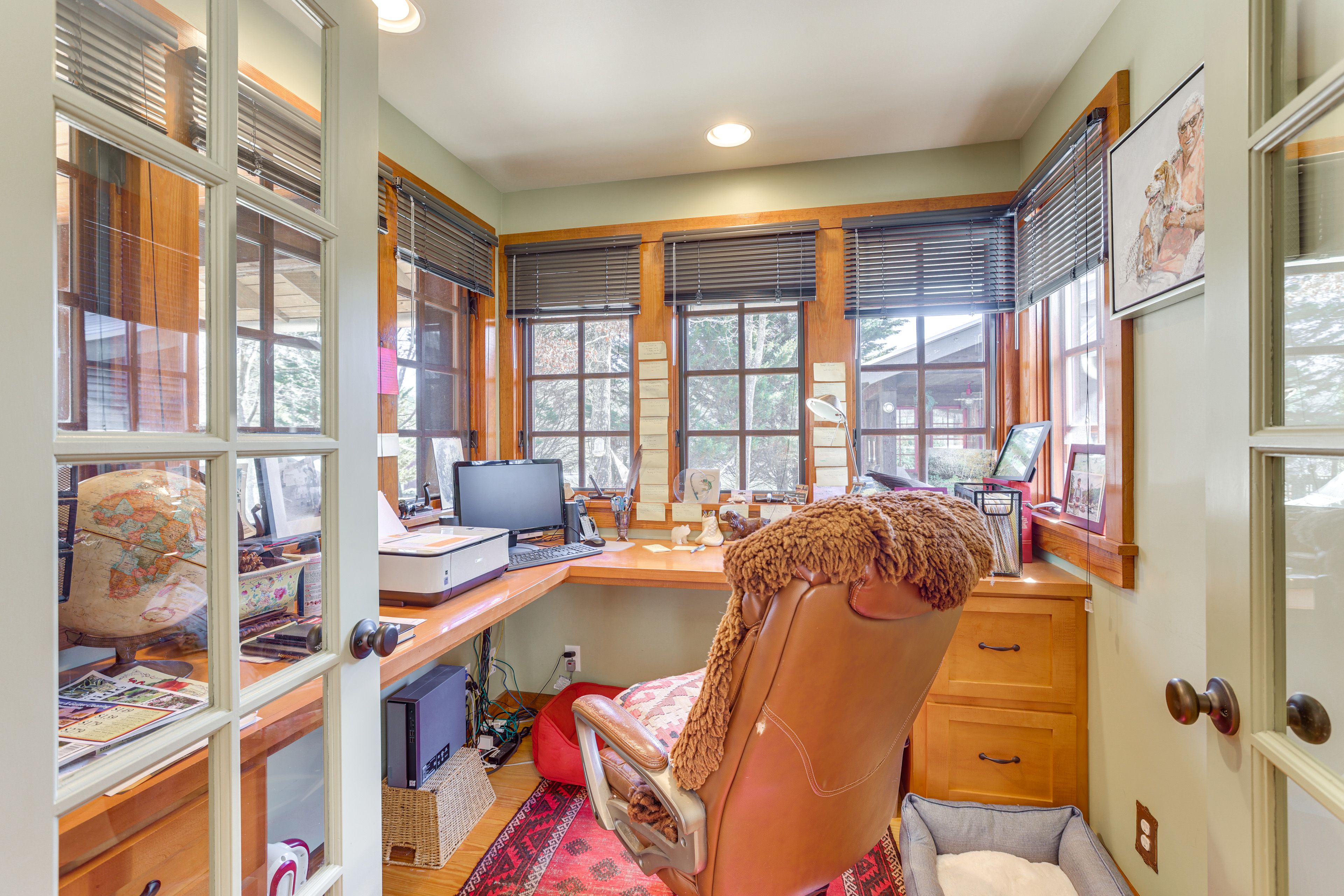 Home Office | Free WiFi