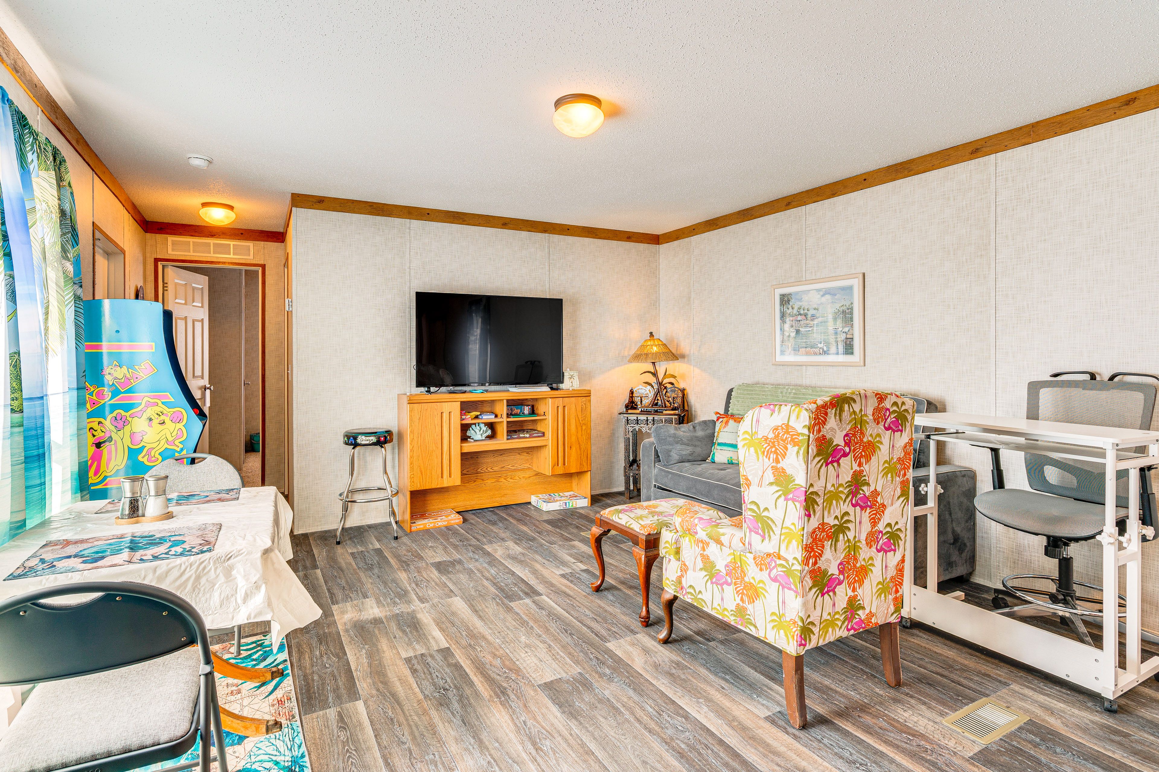 Living Room | Queen Sleeper Sofa | Arcade Game | Laptop-Friendly Workspace