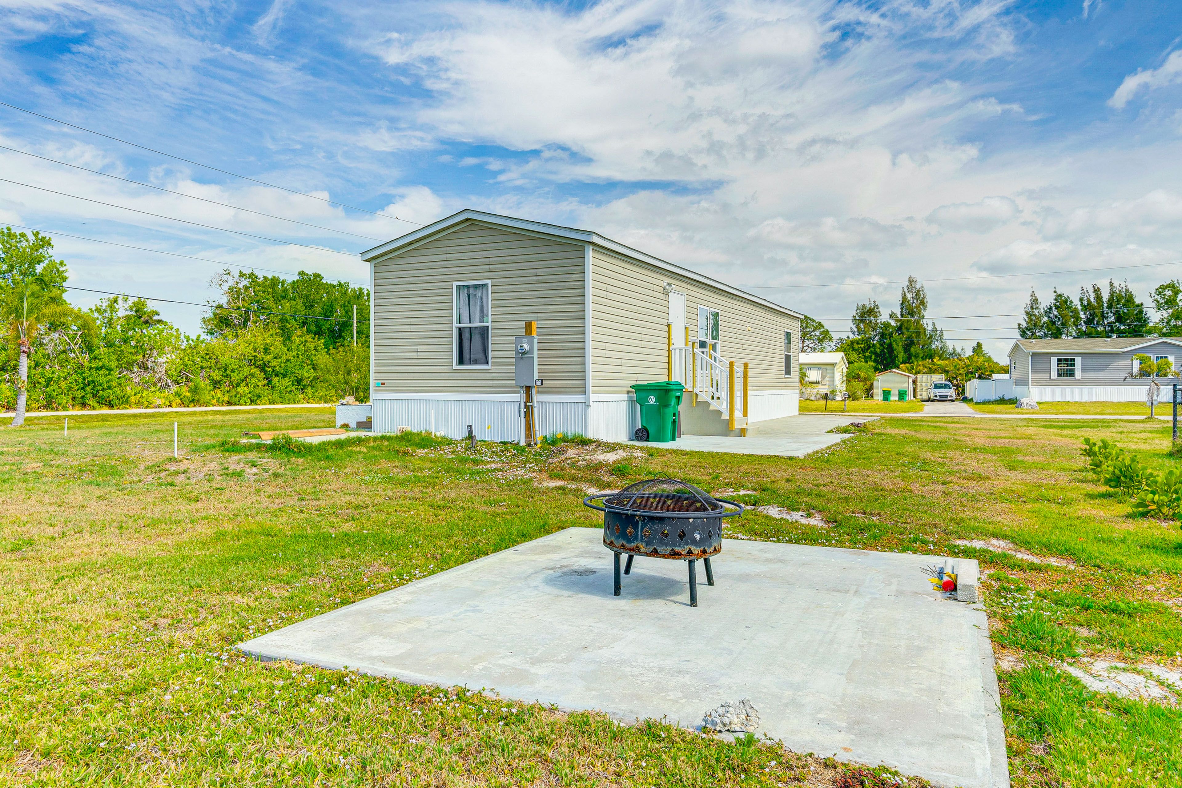 Spacious Yard | Wood-Burning Fire Pit (Wood Provided) | Gas Grill