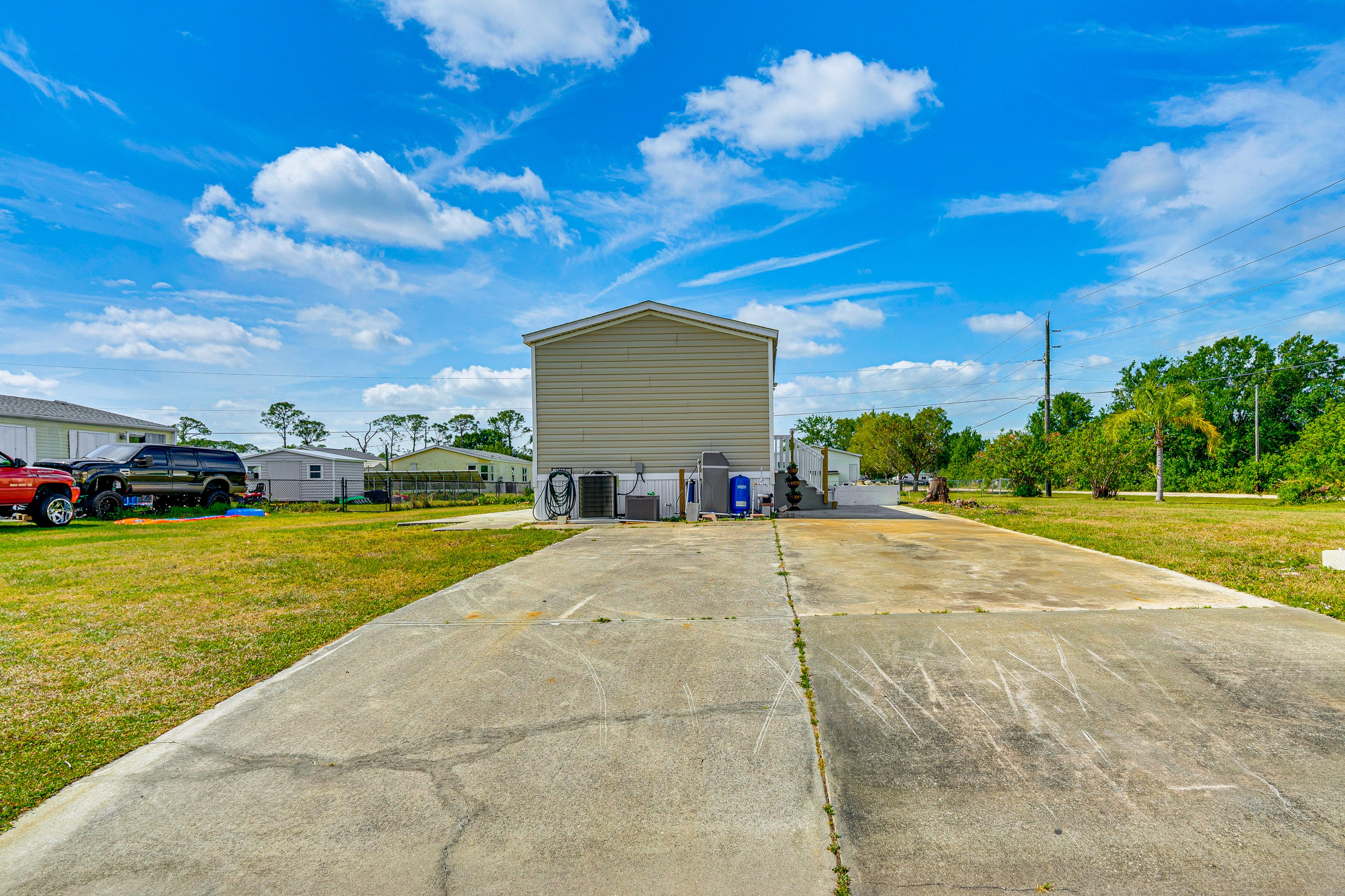 Parking | Driveway (3 Vehicles)