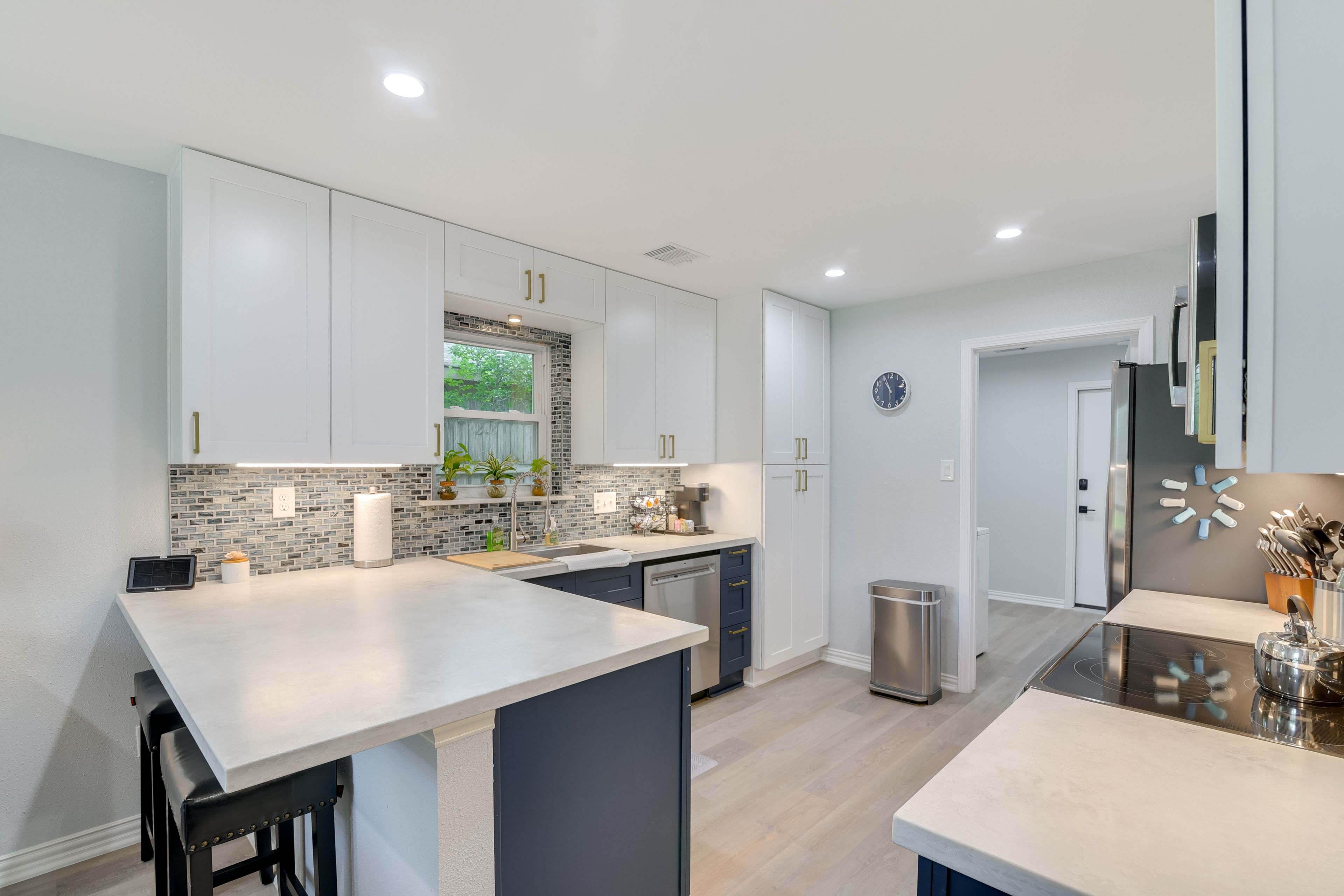 Kitchen | Cooking Basics | Keurig Coffee Maker | Refrigerator | Tea Kettle