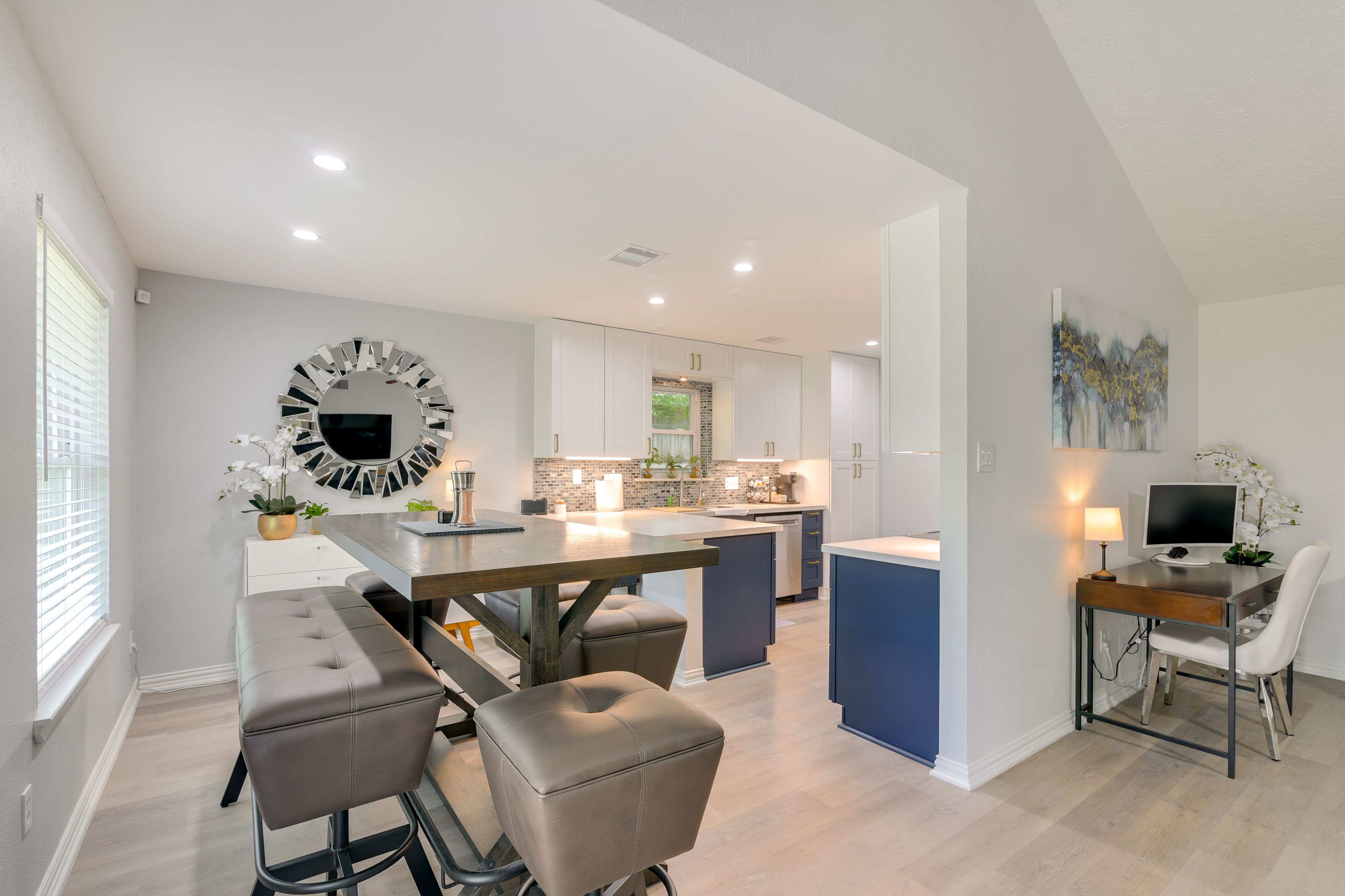 Dining Area | Dishware/Flatware