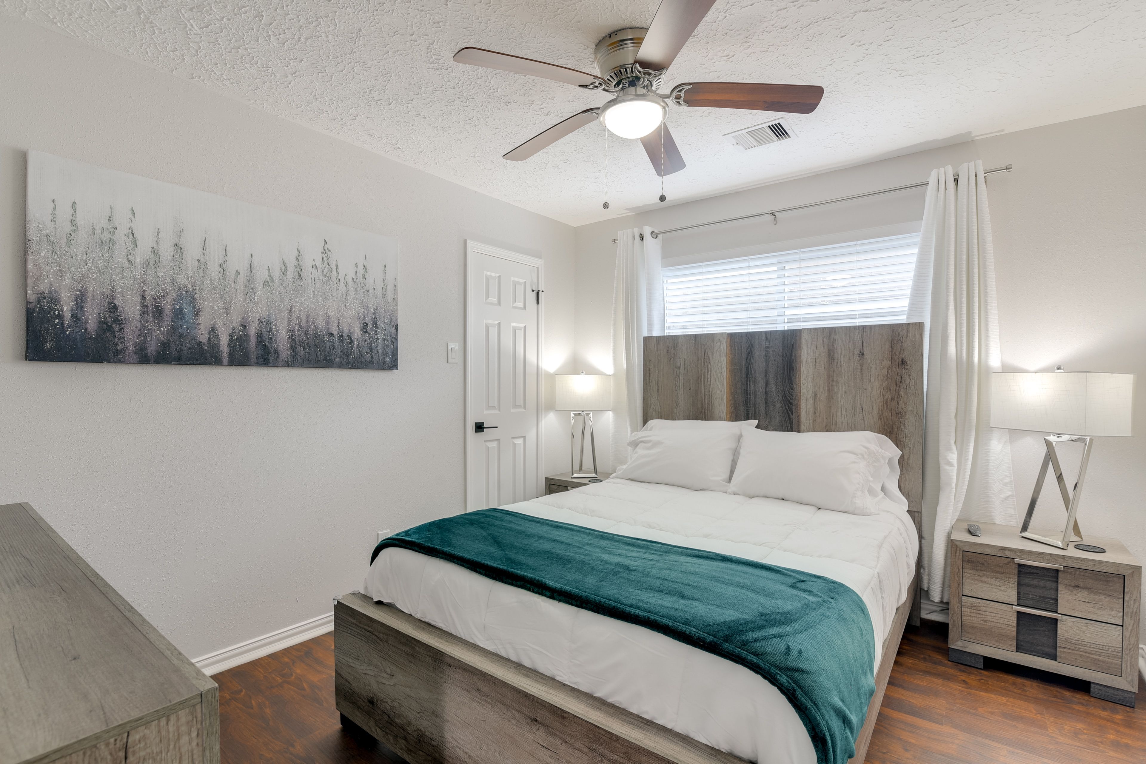 Bedroom 3 | Queen Bed | Smart TV