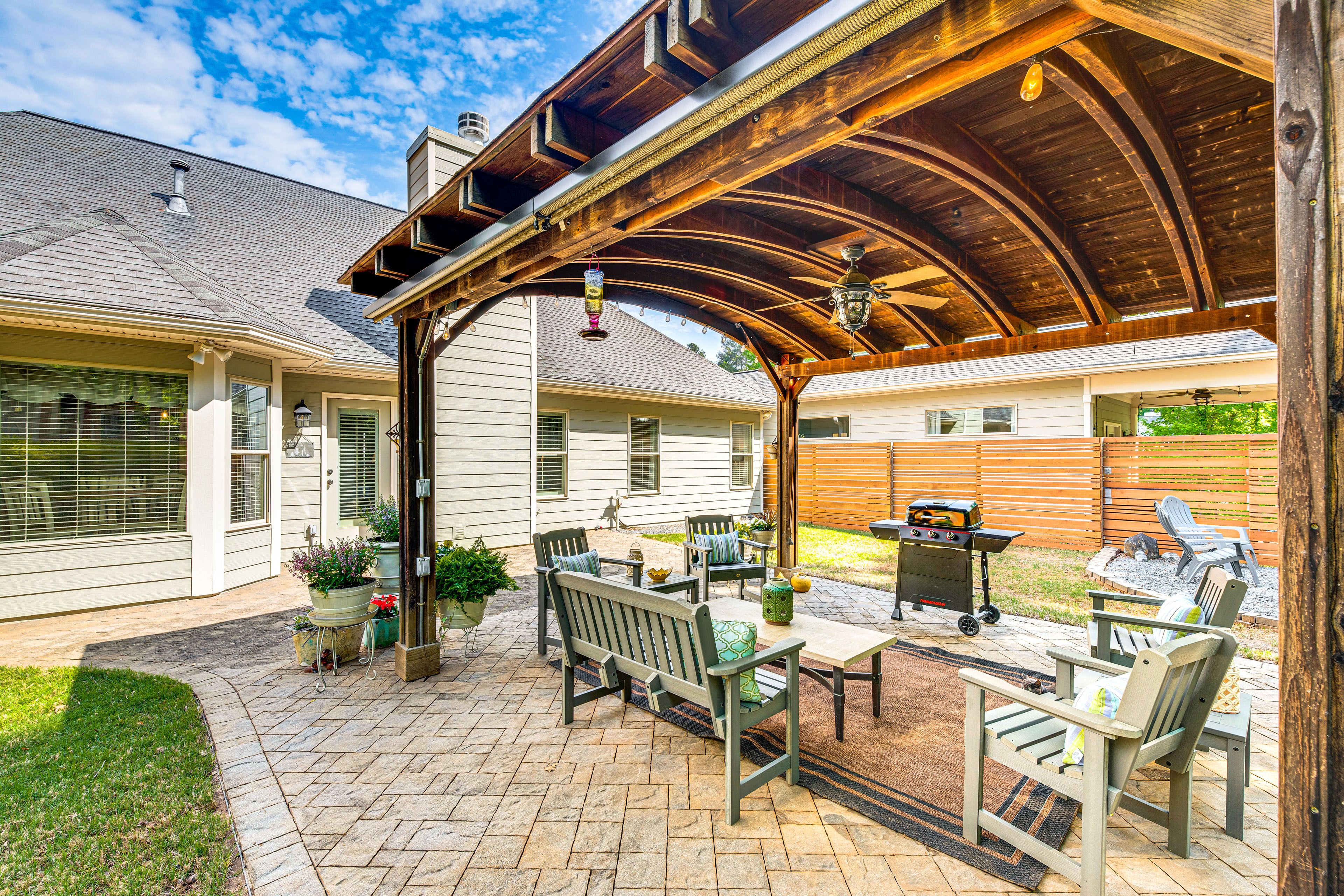 Pavilion | Gas Grill | Lounge Seating