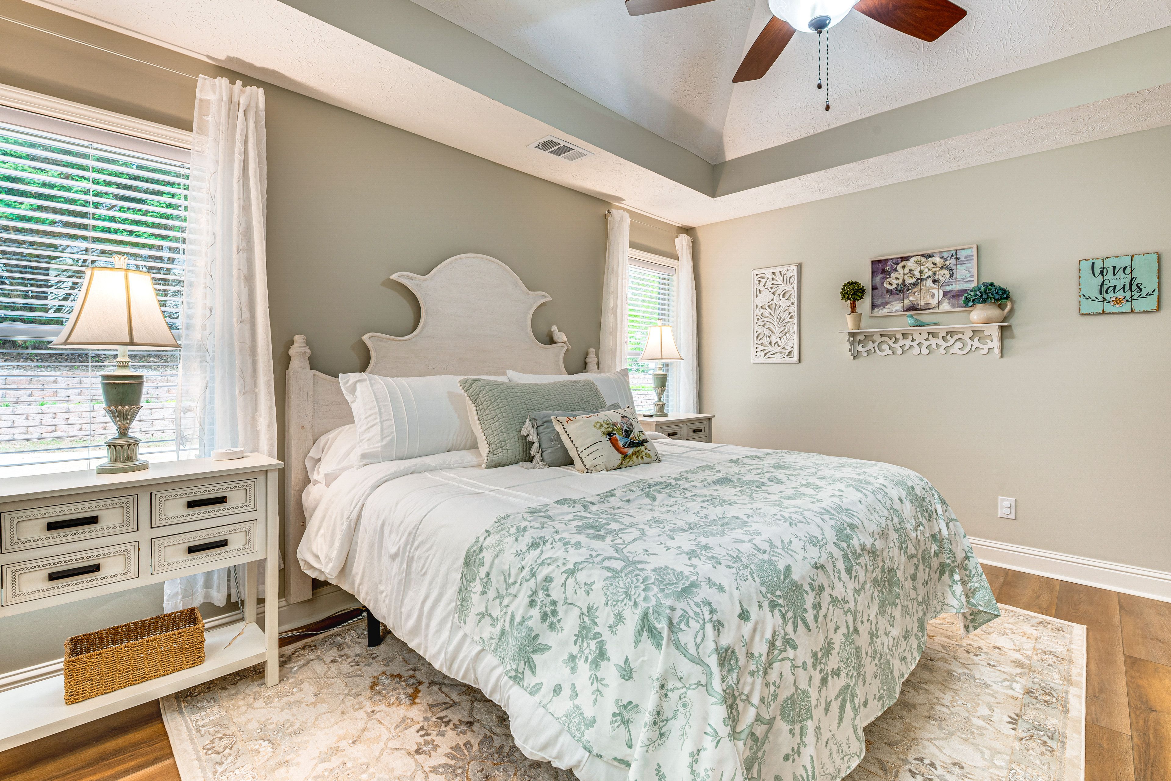 Bedroom 1 | King Bed | Smart TV | 1st Floor