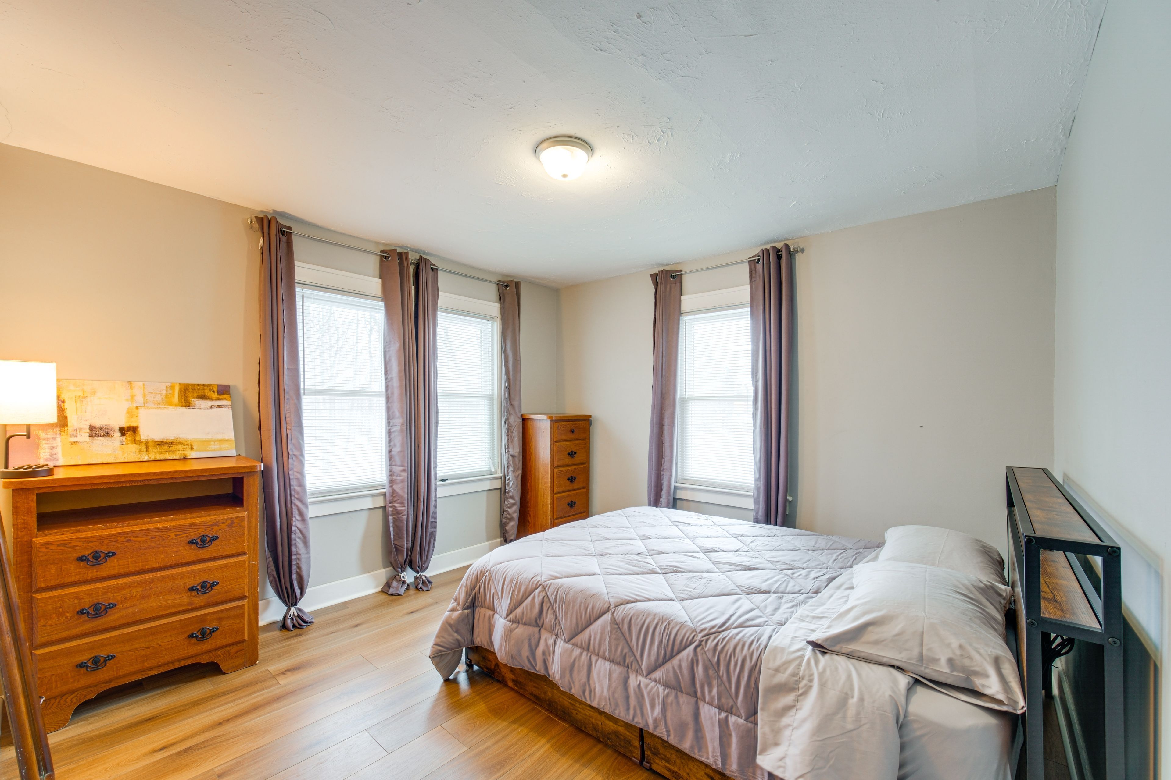 Bedroom 3 | 2nd Floor | Queen Bed