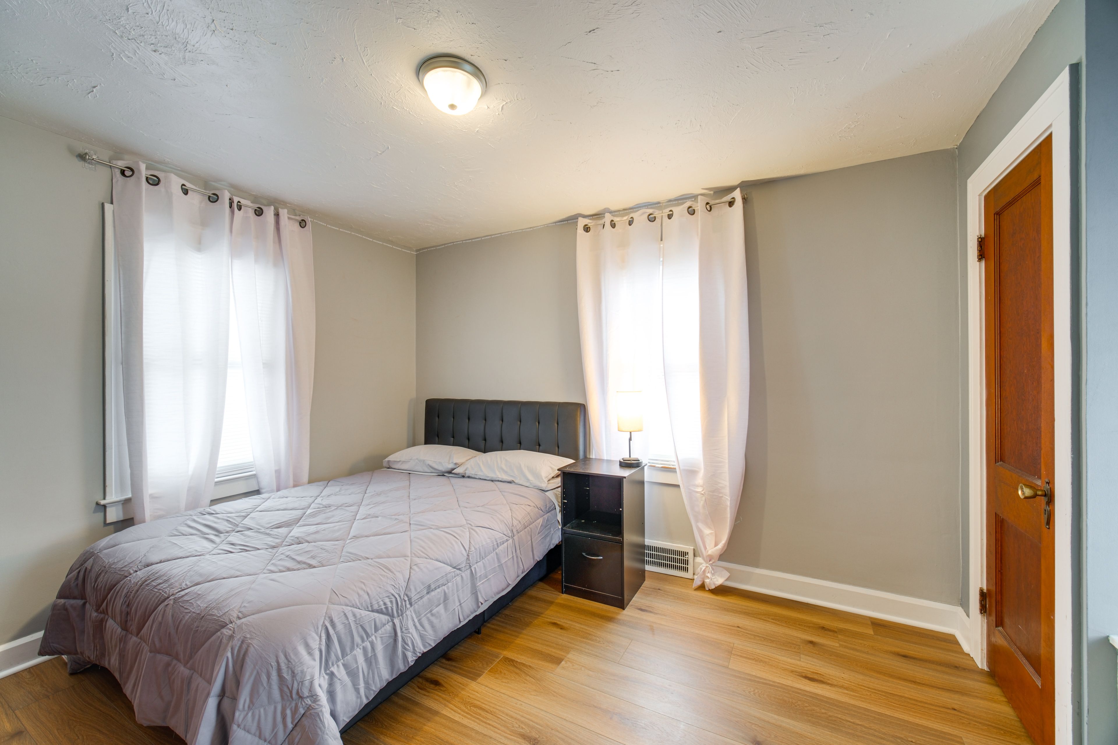 Bedroom 4 | 2nd Floor | Queen Bed | Flat-Screen TV