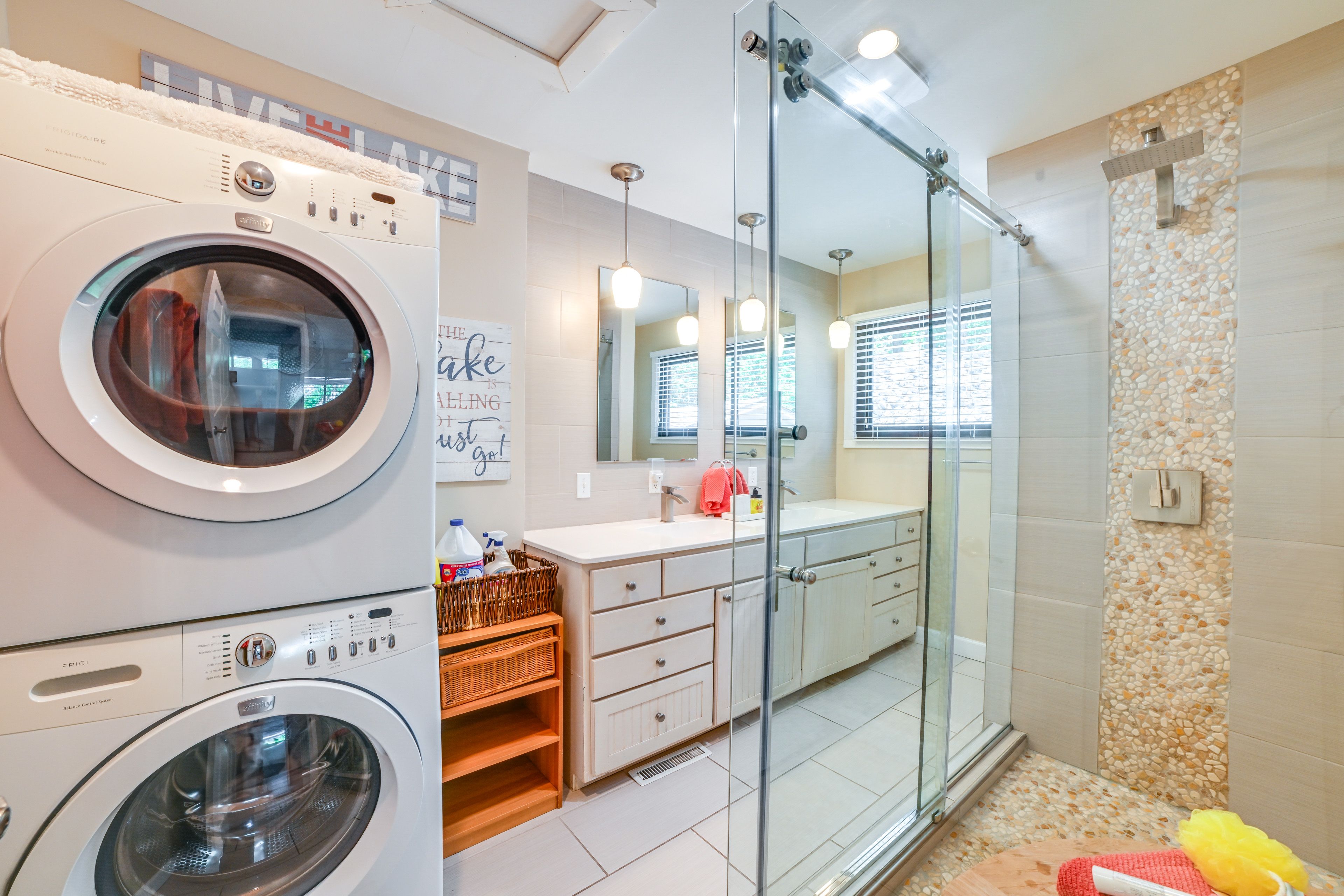 Chalet | Bathroom | Towels Provided | Main Level