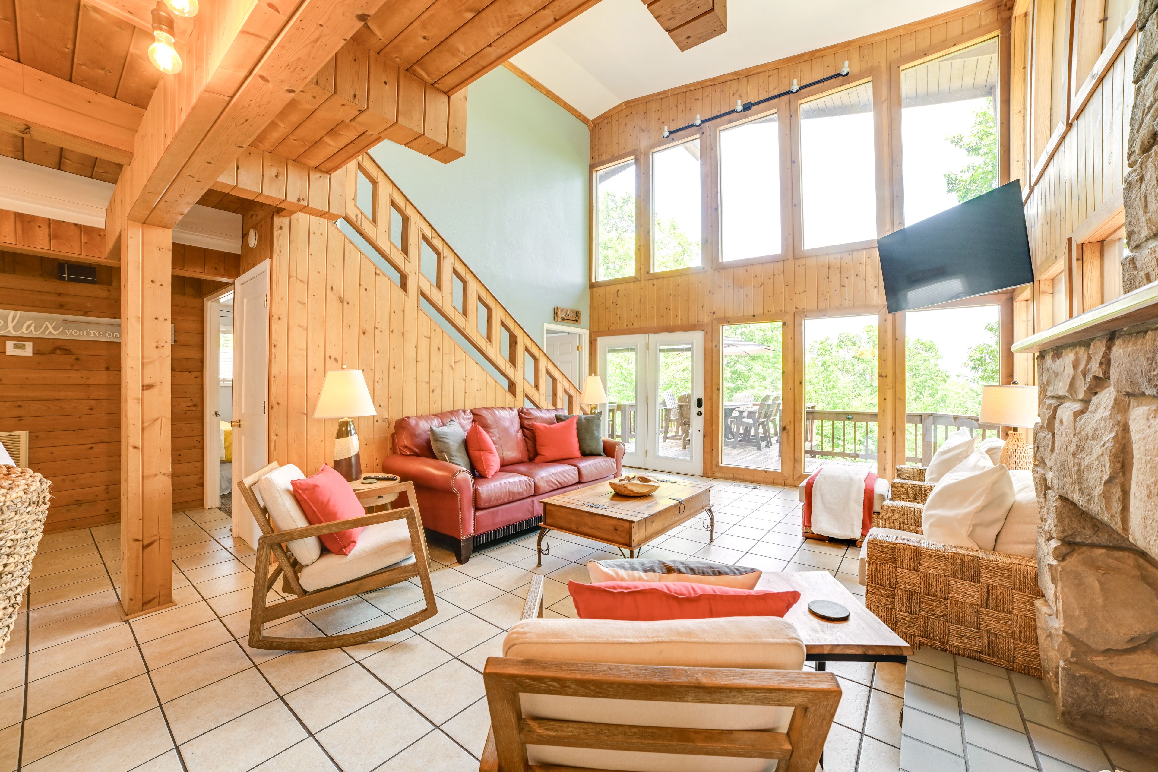 Chalet | Living Room | Free WiFi | Full Sleeper Sofa | Main Level
