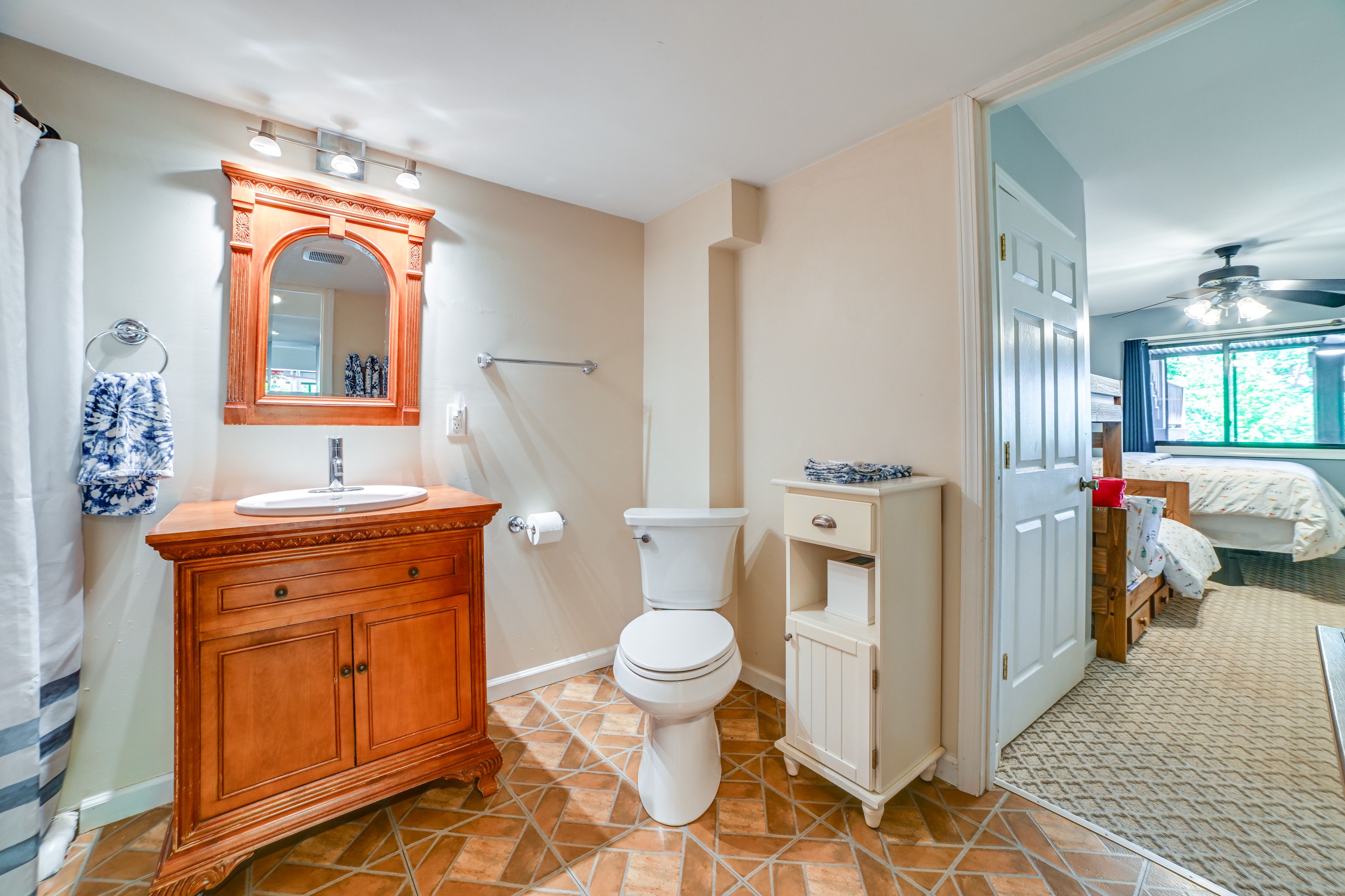 Chalet | Bathroom | Lower Level