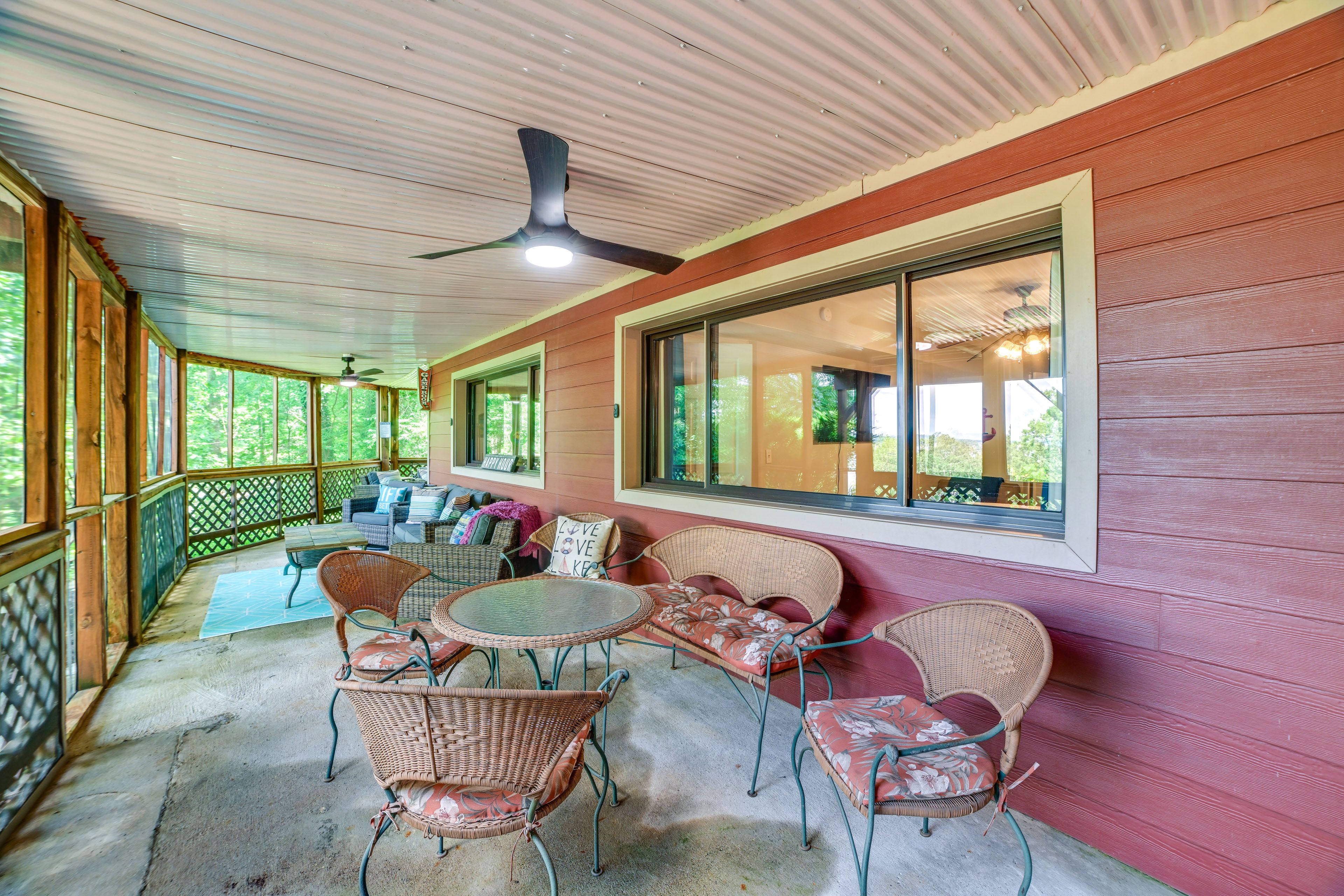 Chalet | Screened Porch