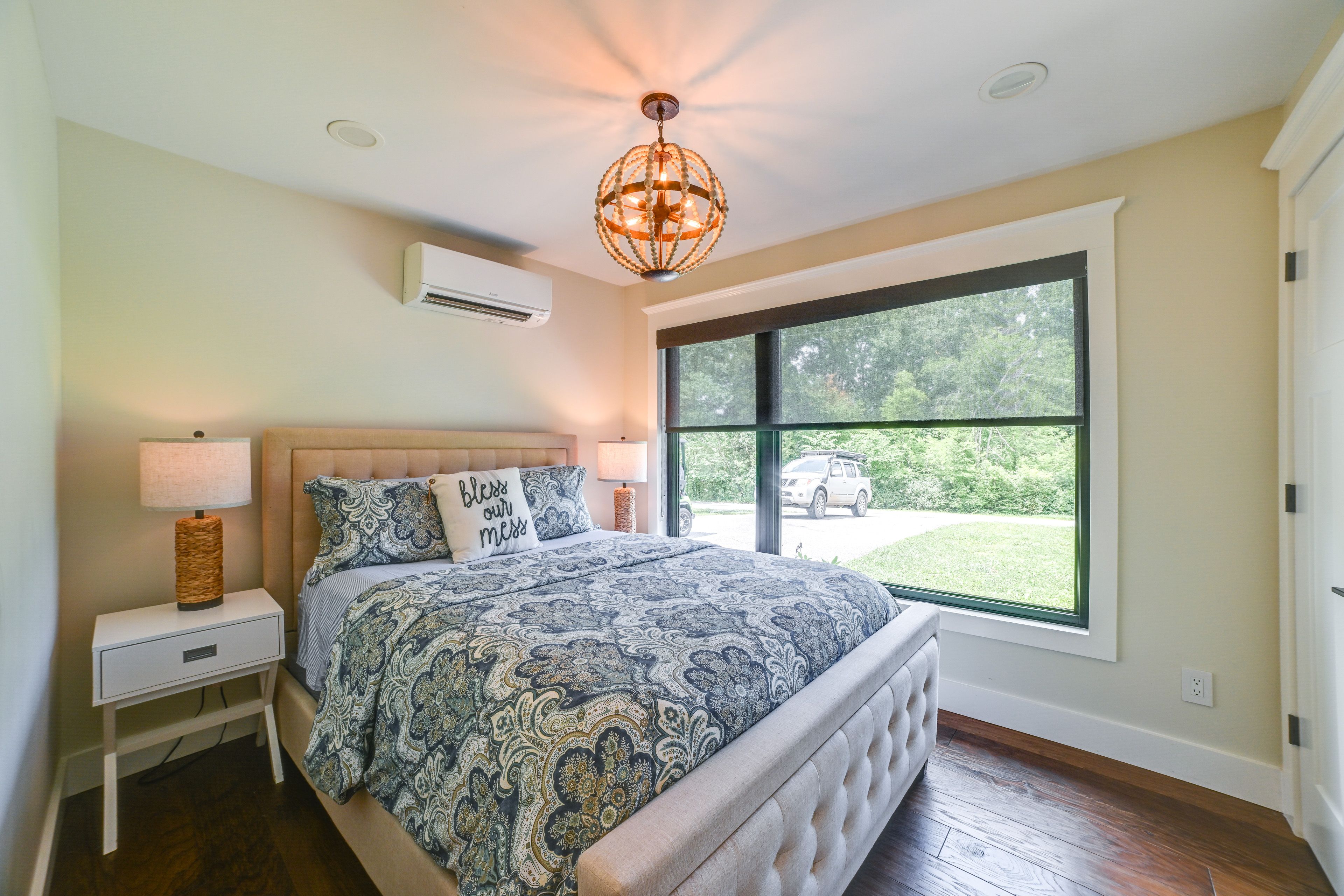 Farmhouse | Bedroom 7 | Queen Bed