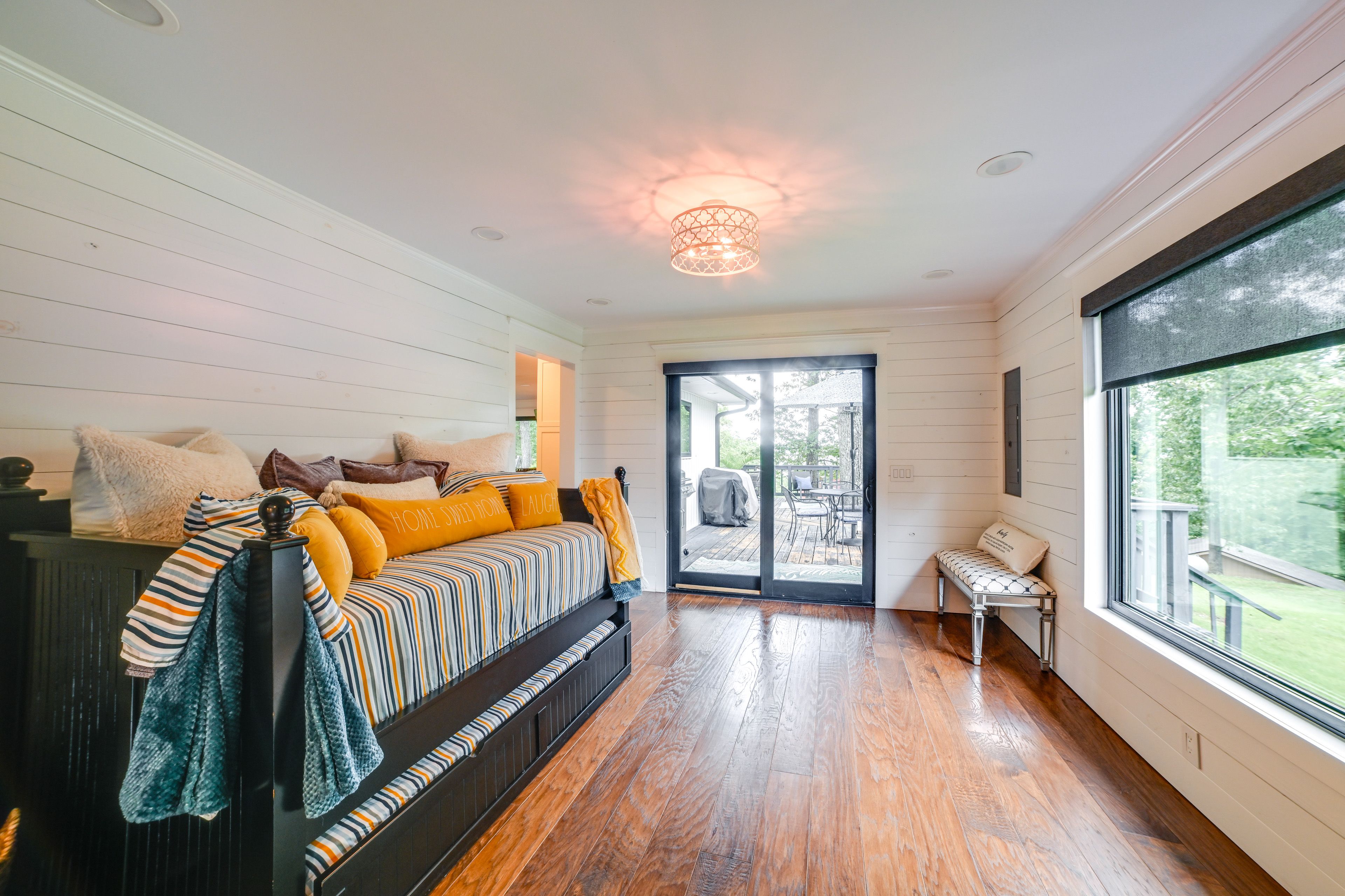 Farmhouse | Bedroom 5 | Twin Daybed w/ Twin Trundle