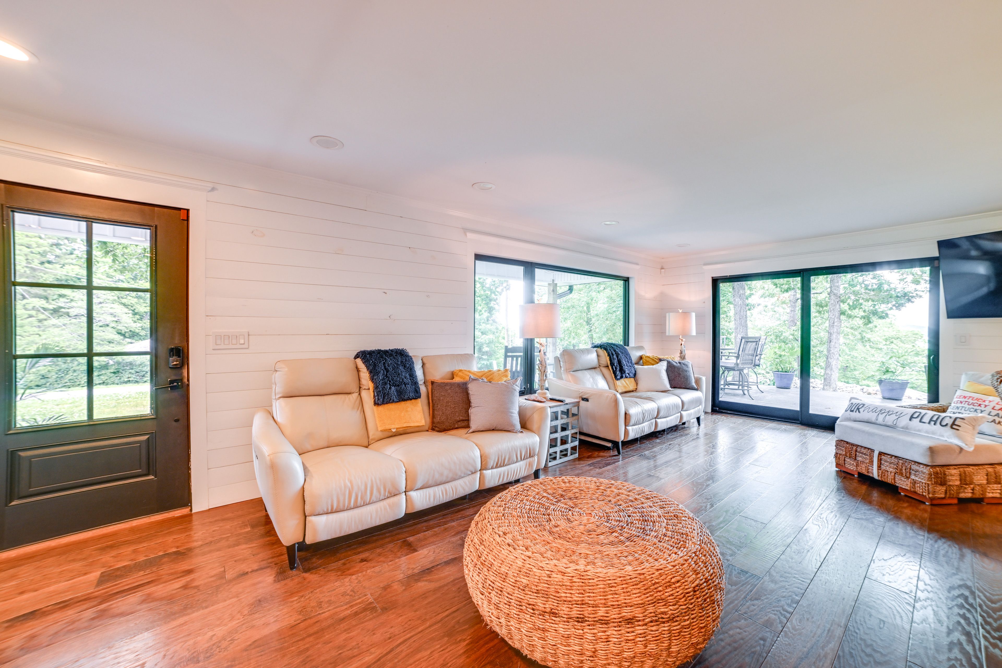 Farmhouse | Living Room | Central Heating & A/C | Smart TV