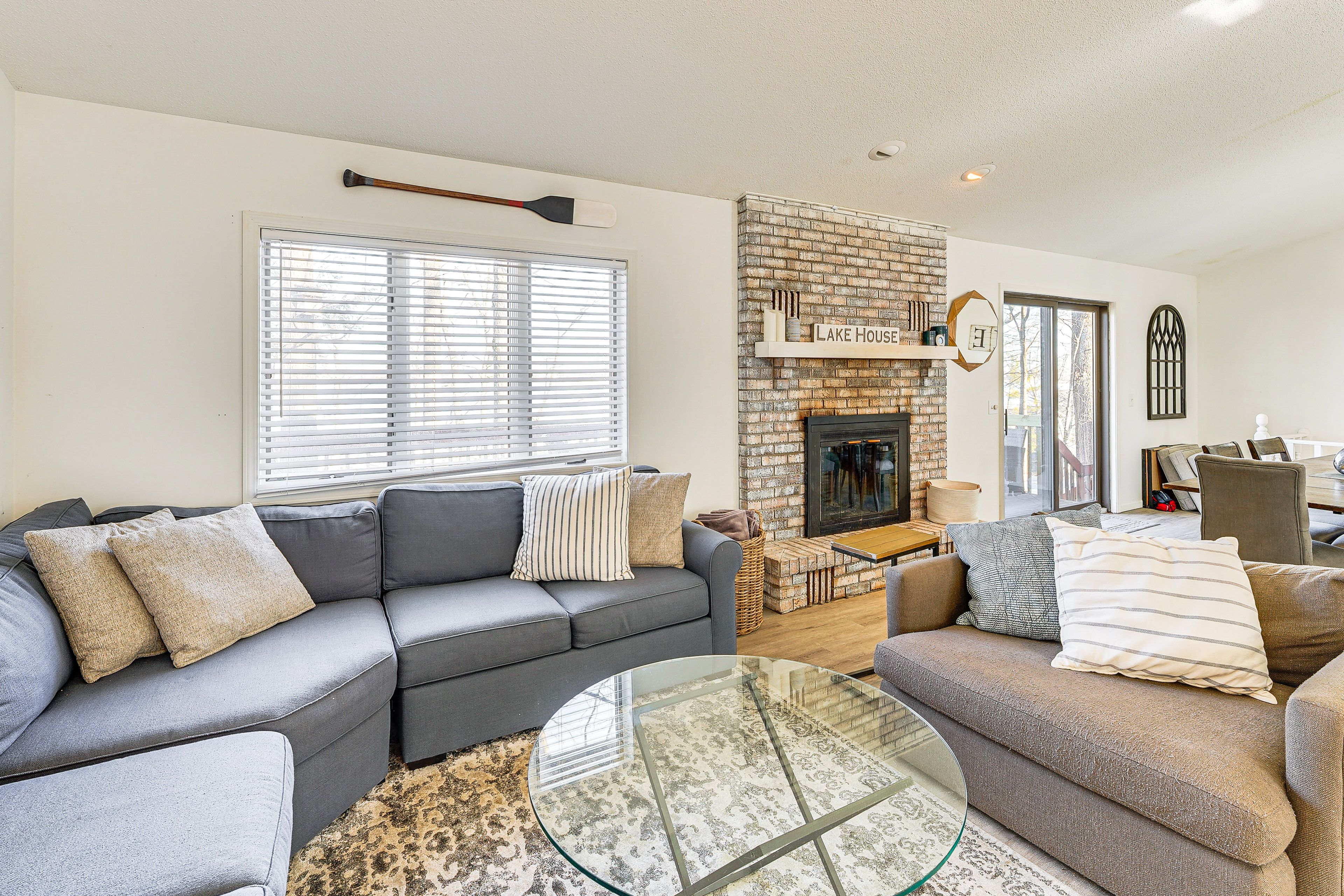 Living Room | Free WiFi | Fireplace | 1st Floor