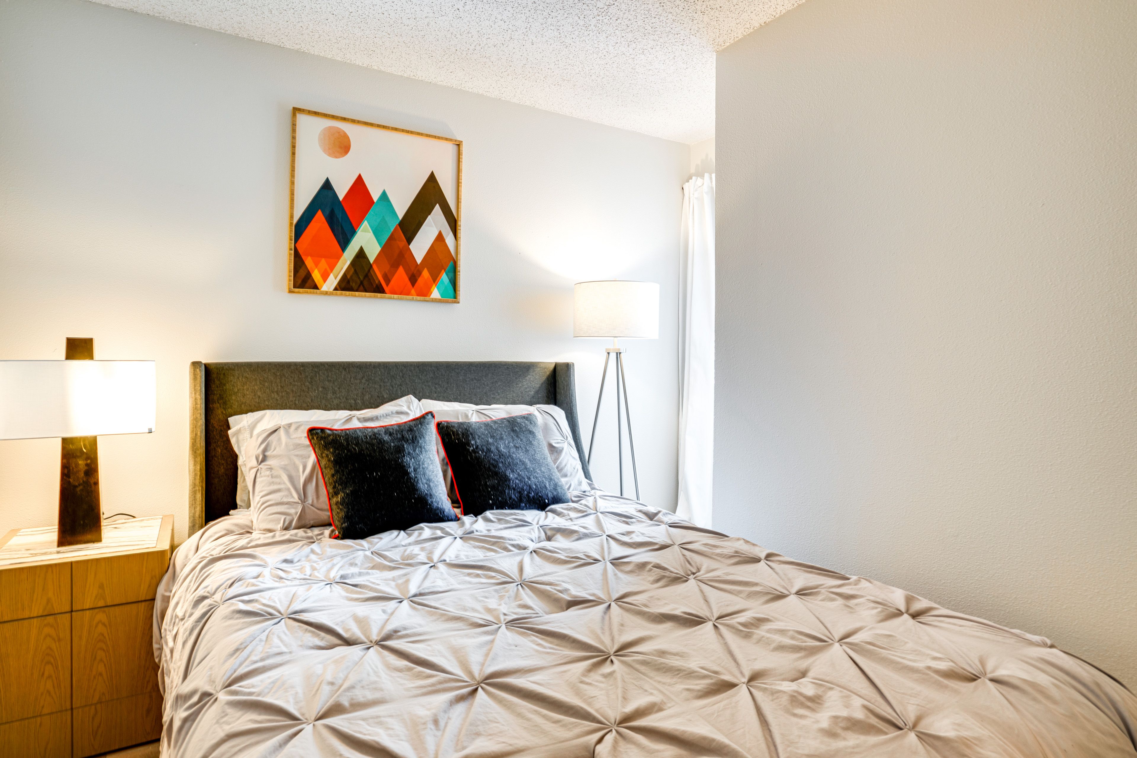 Bedroom 2 | Queen Bed | 1st Floor | Linens Provided