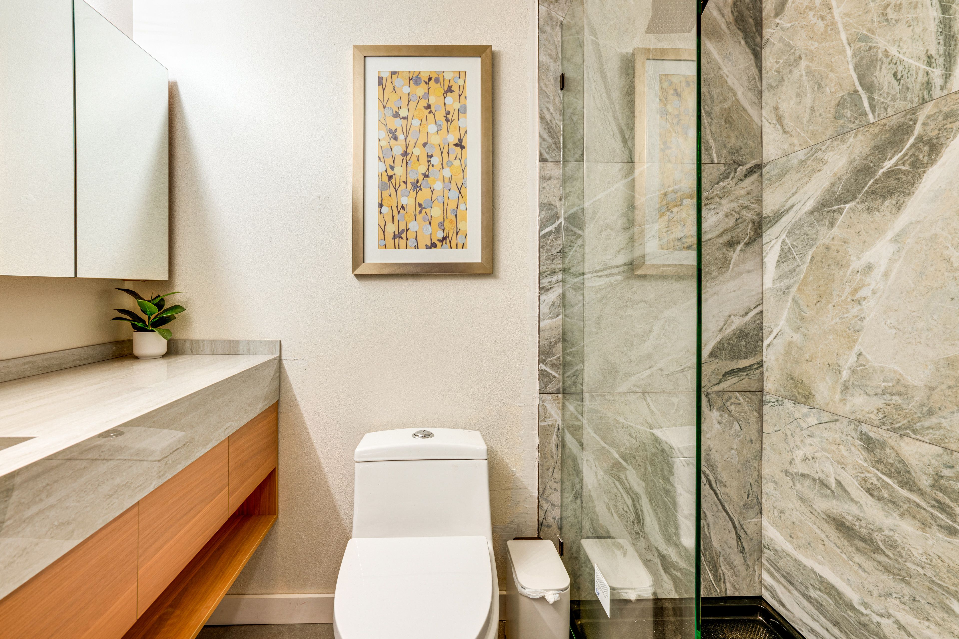 Full Bathroom | 1st Floor