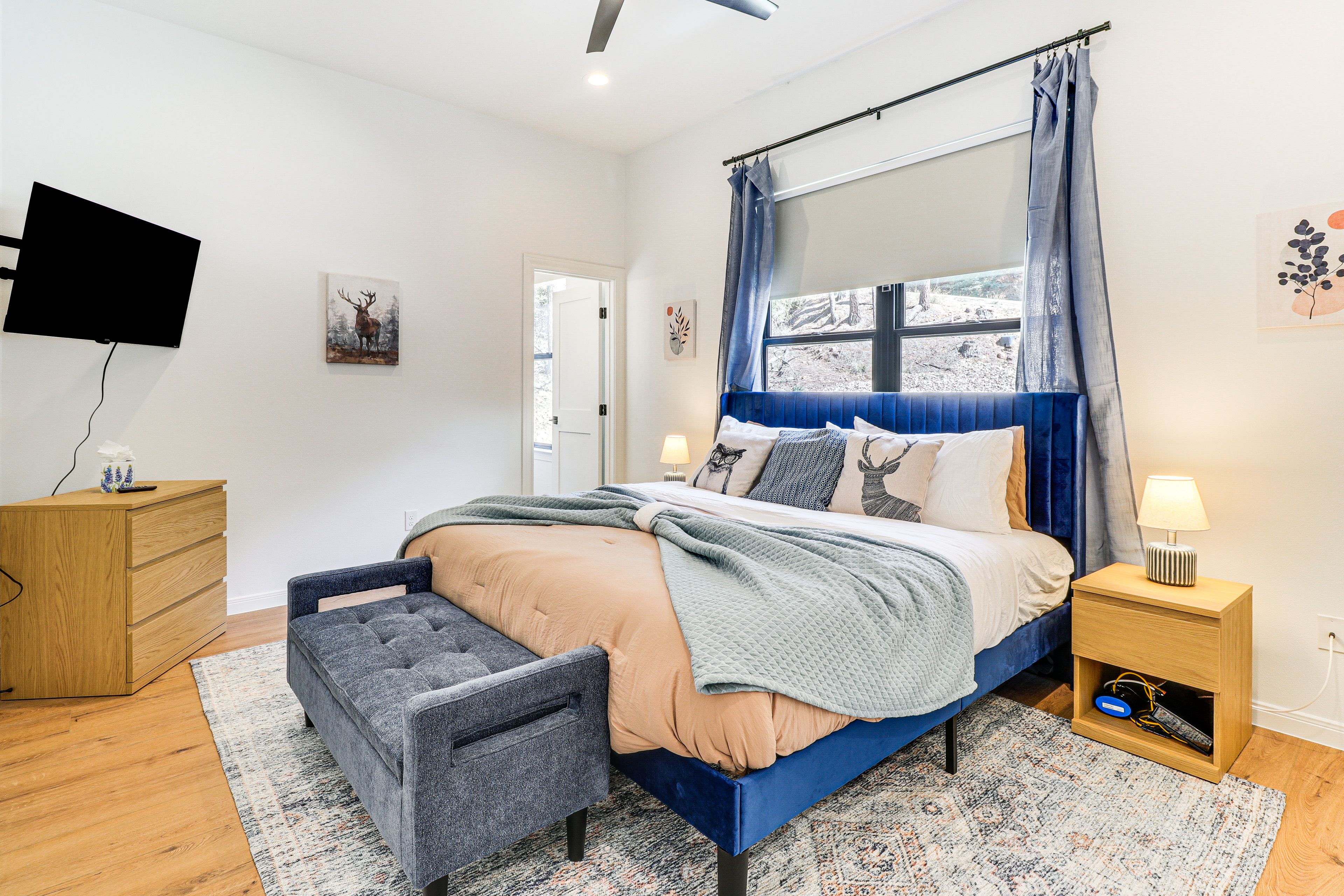 Bedroom 2 | King Bed | Smart TV
