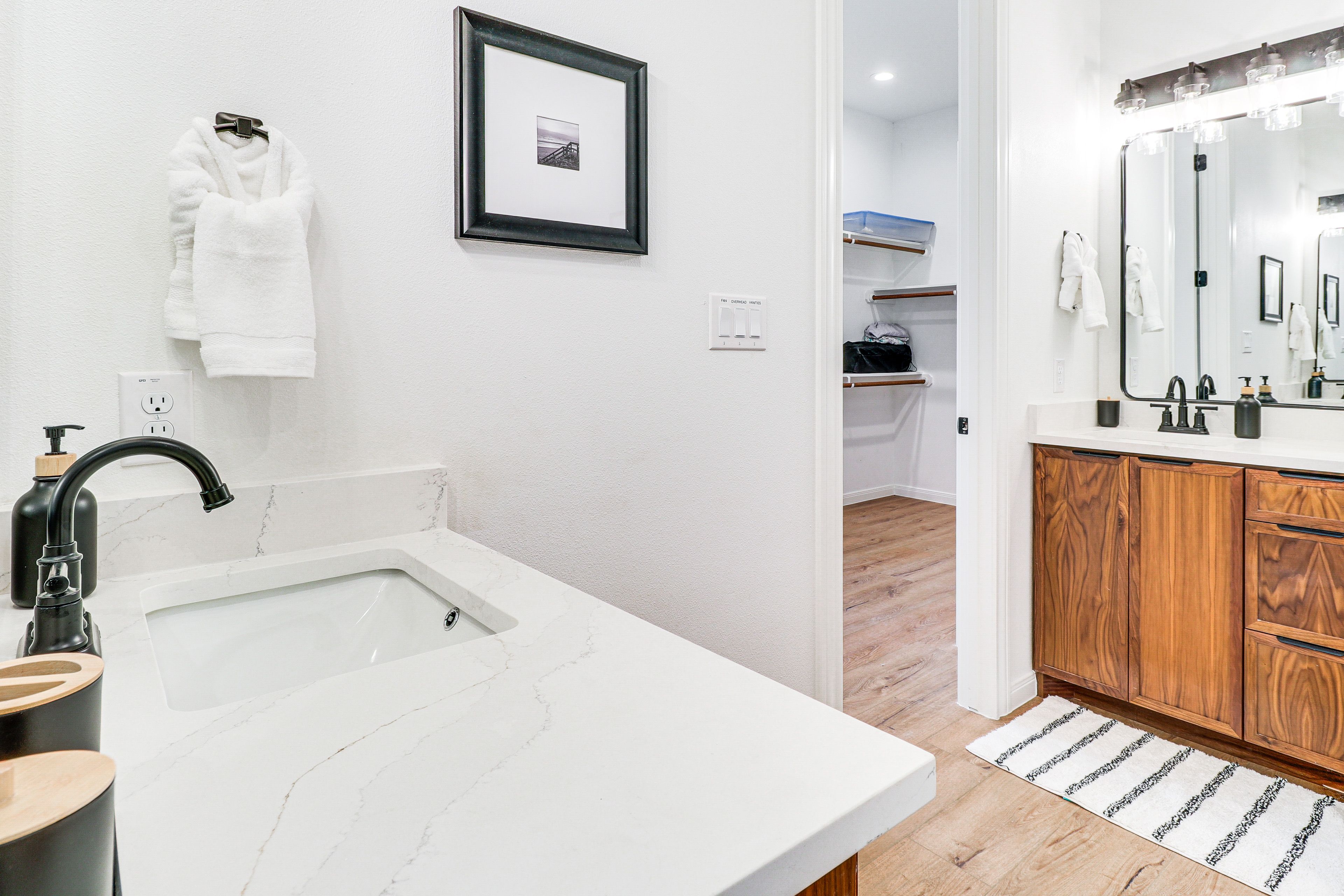 Full Bathroom | Complimentary Toiletries