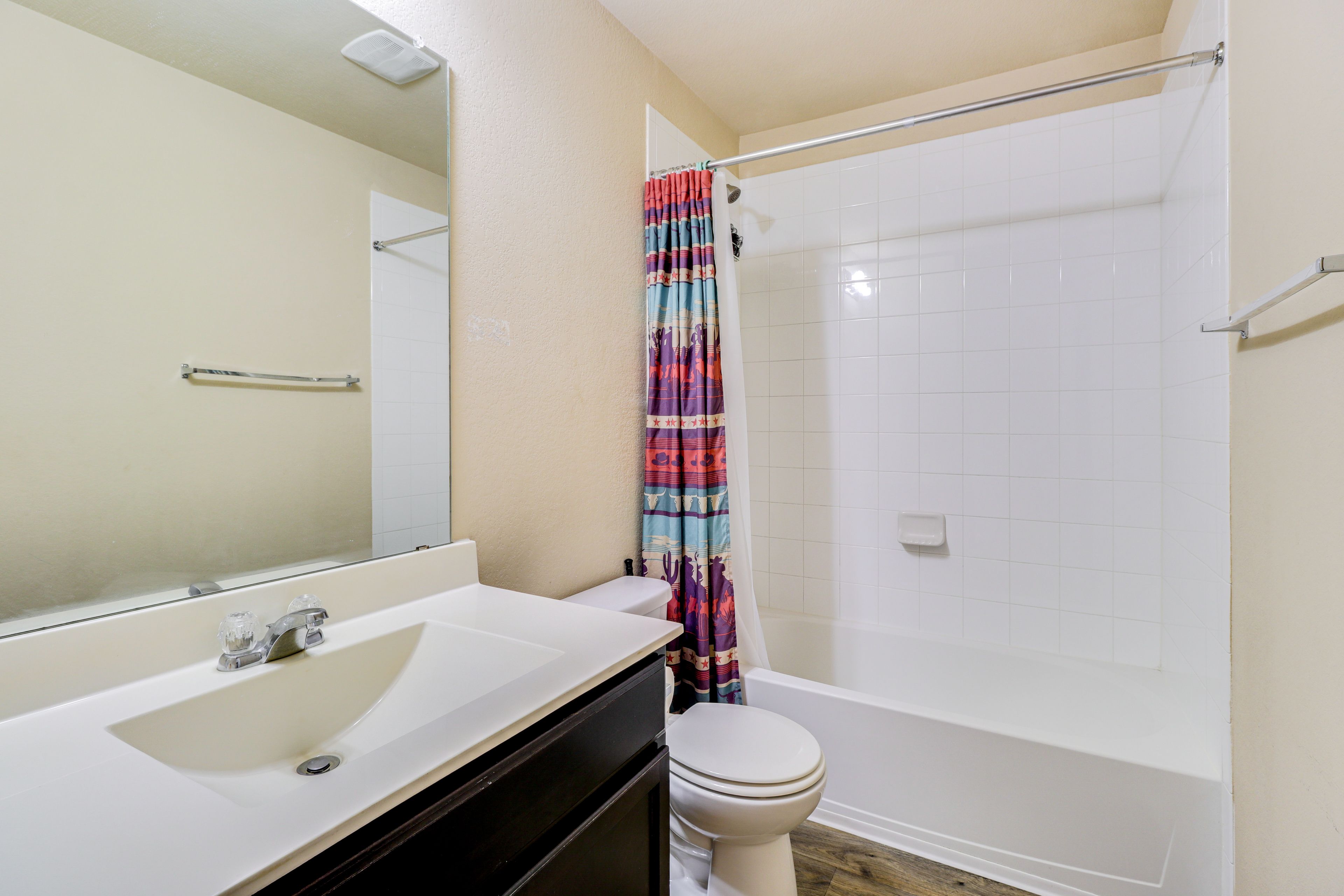 Full Bathroom | 2nd Floor