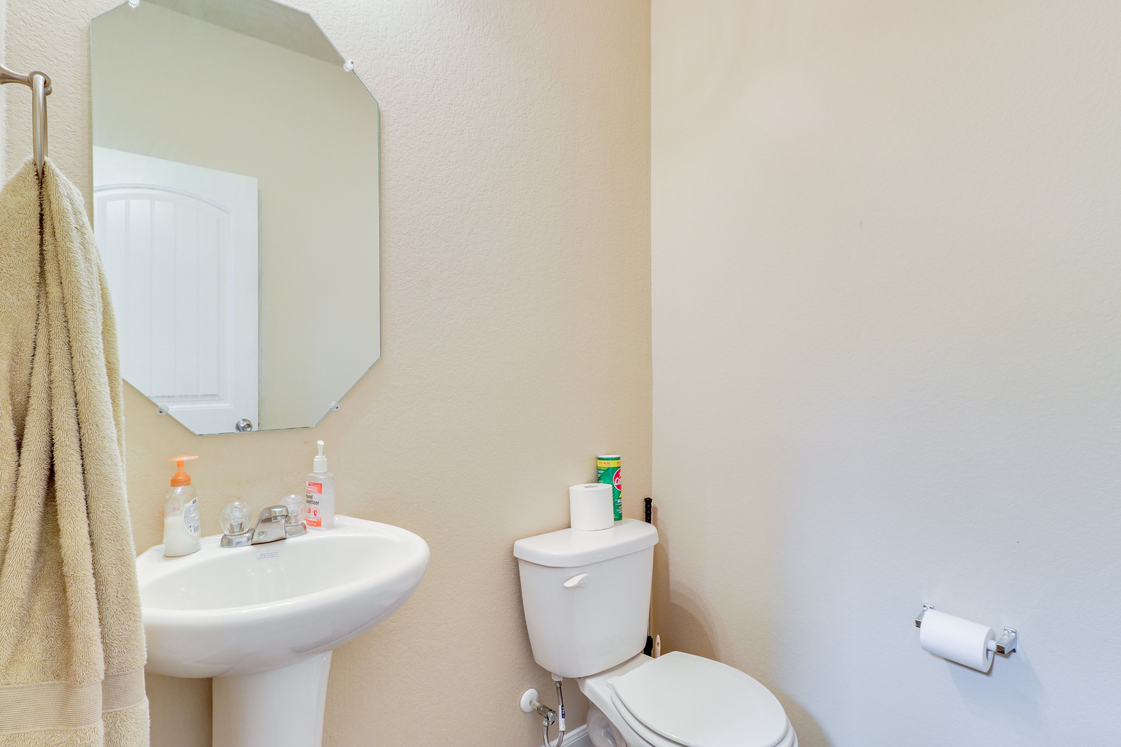 Half Bathroom | 1st Floor