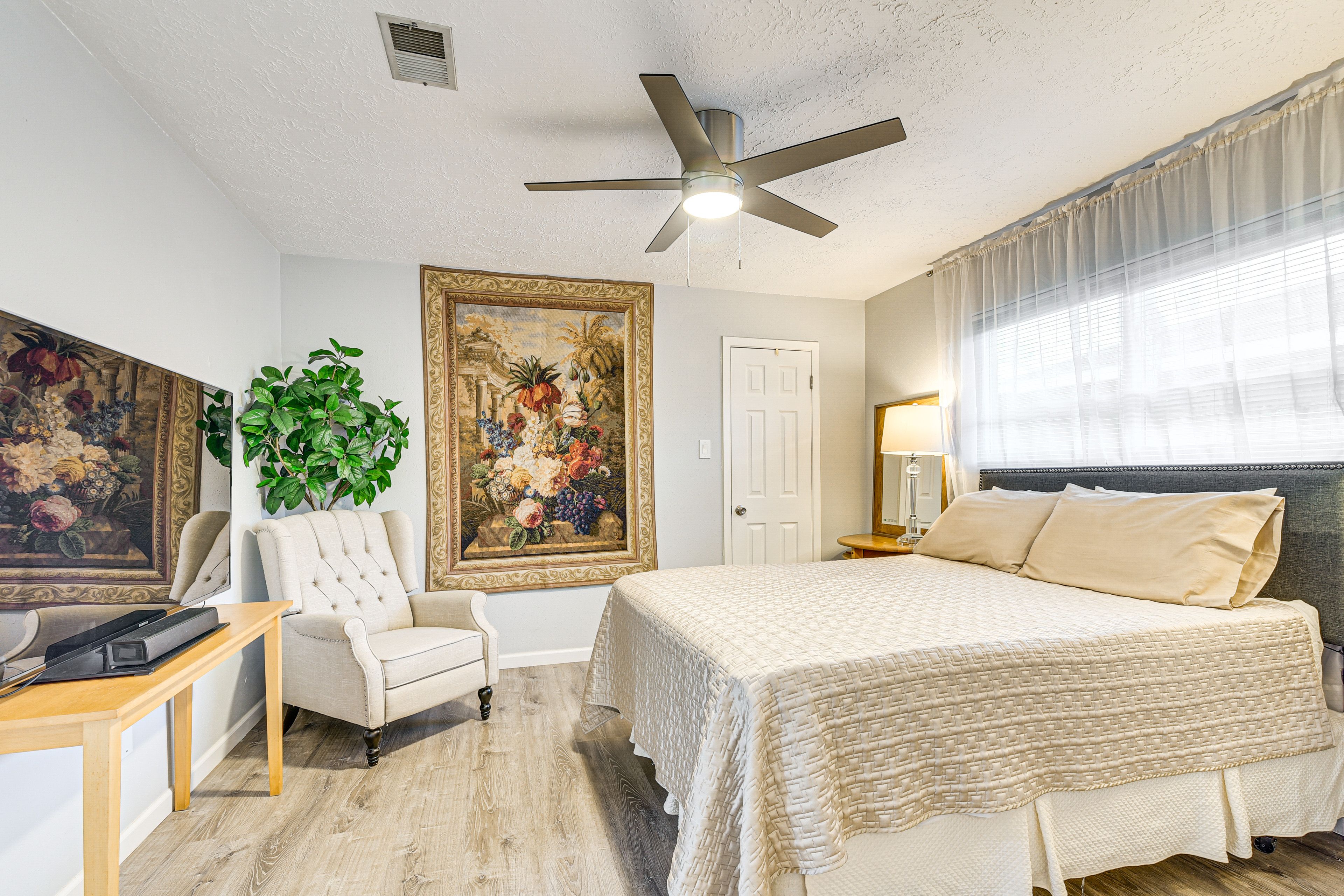 Bedroom 1 | Queen Bed | Linens Provided