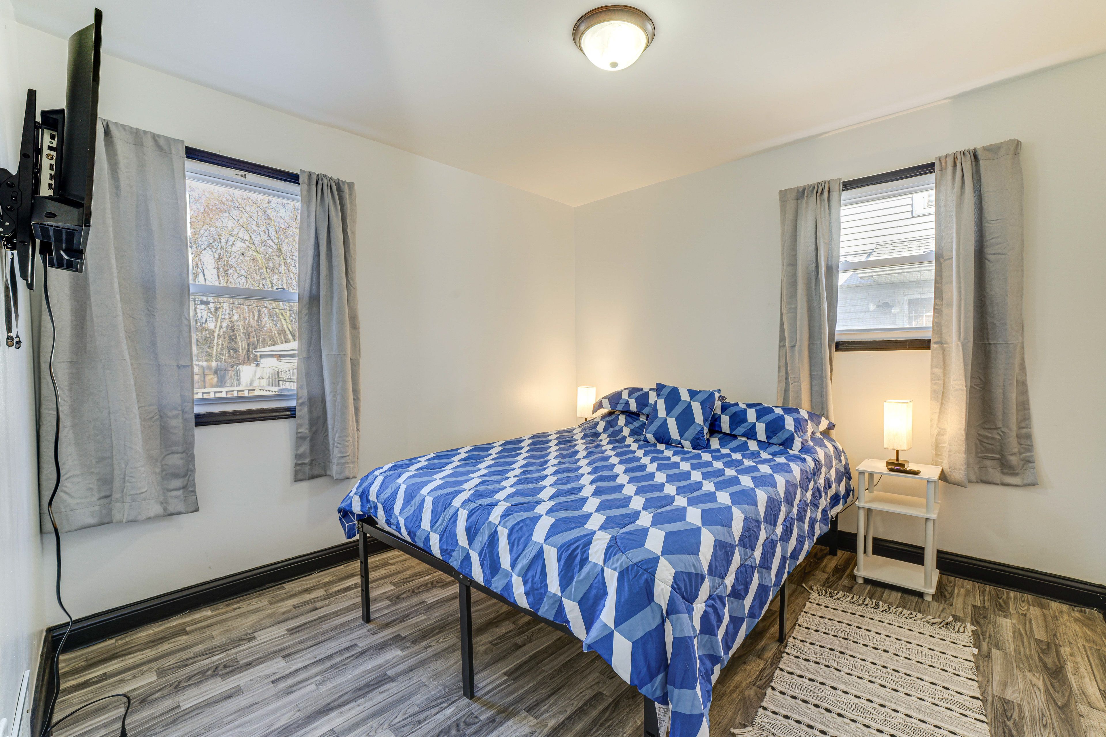 Bedroom 2 | Full Bed | 1st Floor