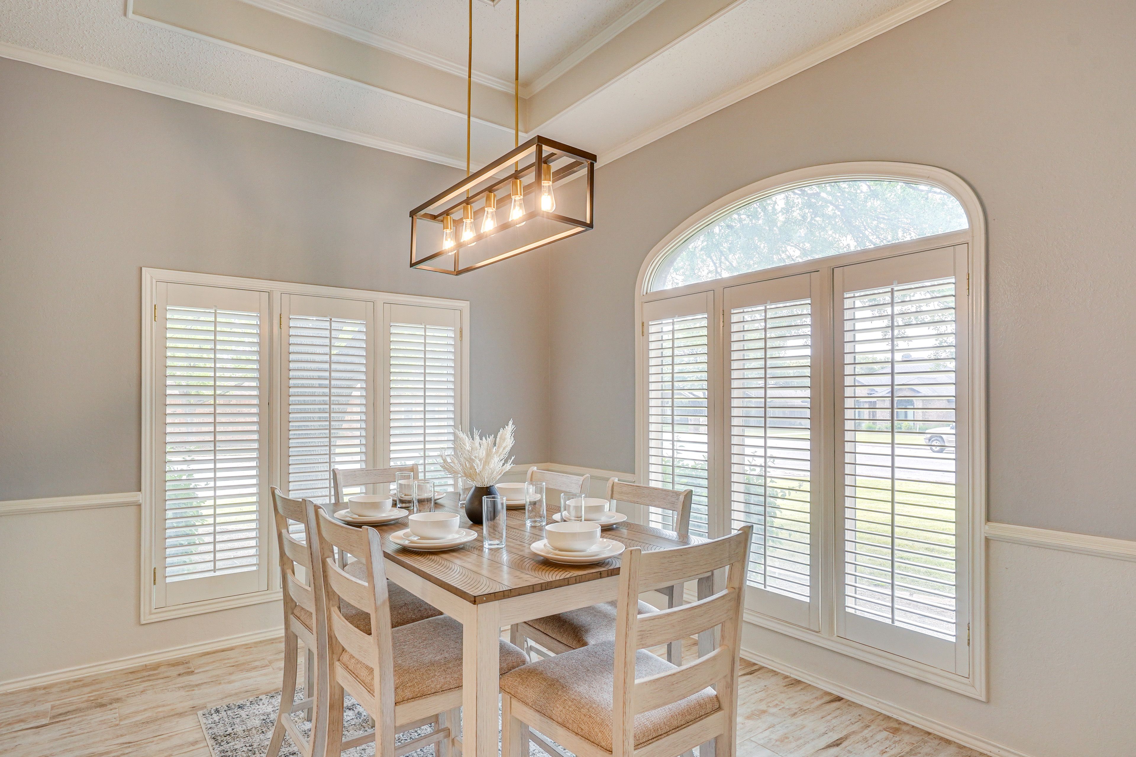 Dining Room | Main Level | Dishware & Flatware Provided