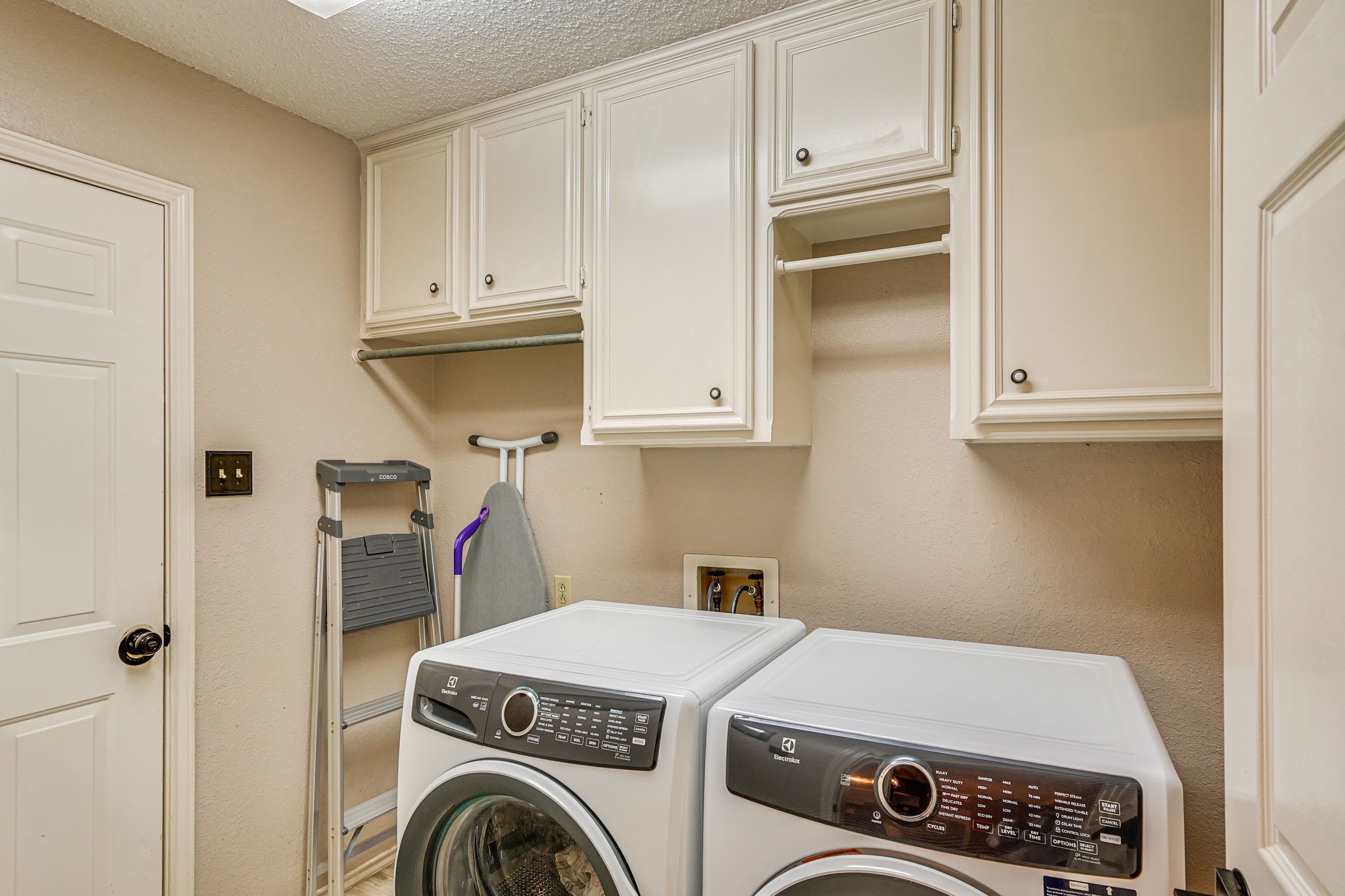 Laundry Room | Main Level