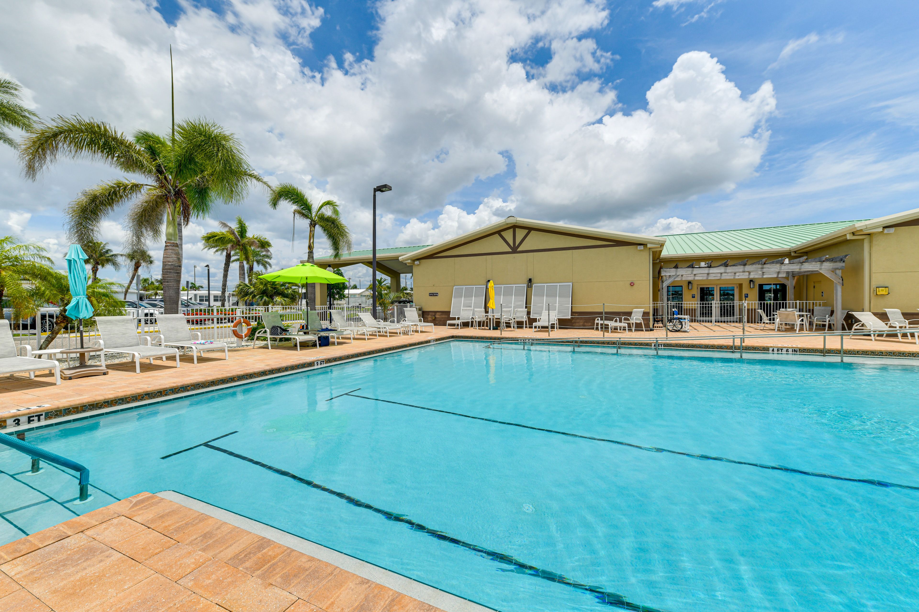 Country Club Estates Community Amenities
