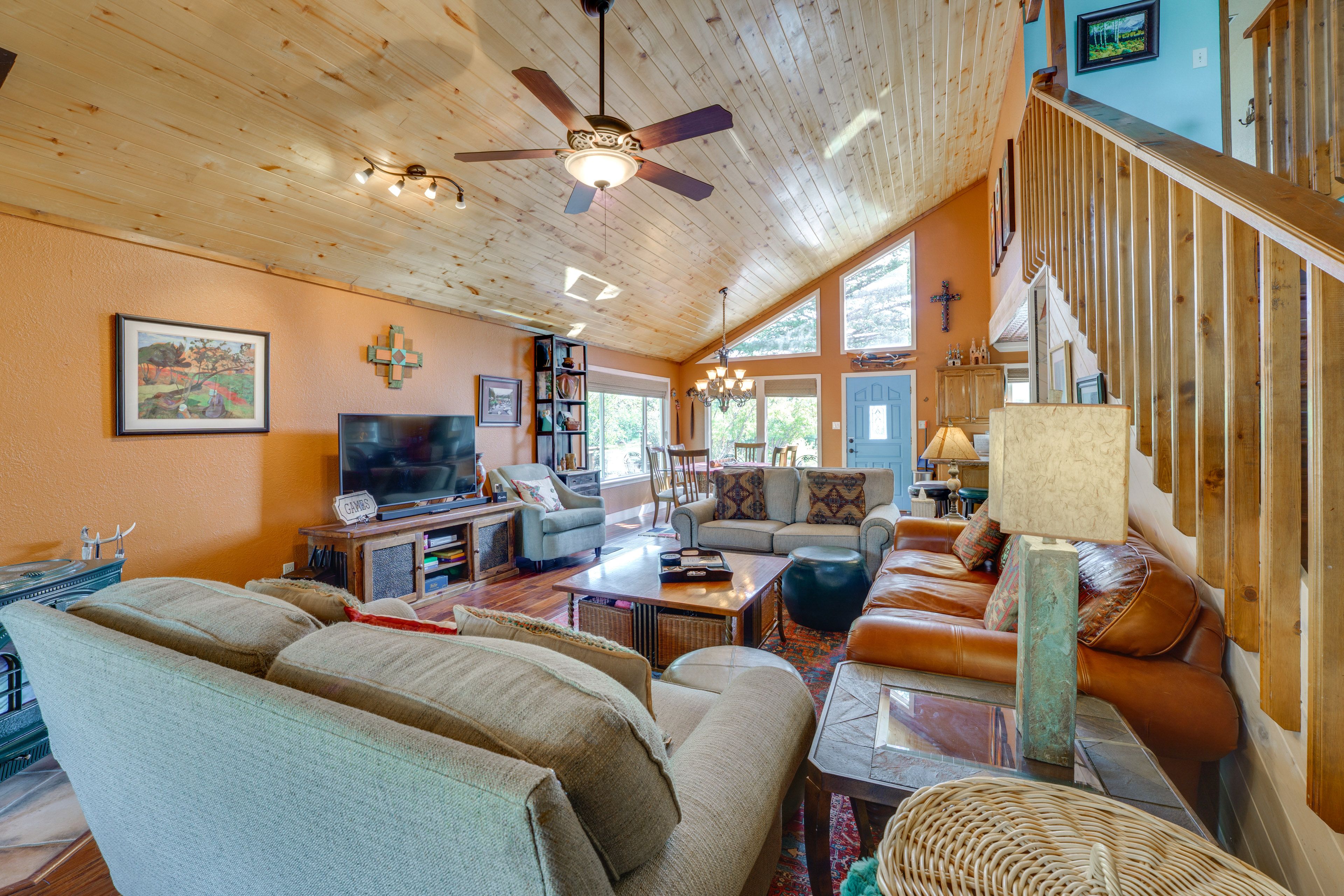 Living Room | 1st Floor | Smart TV | Board Games | Wood-Burning Stove