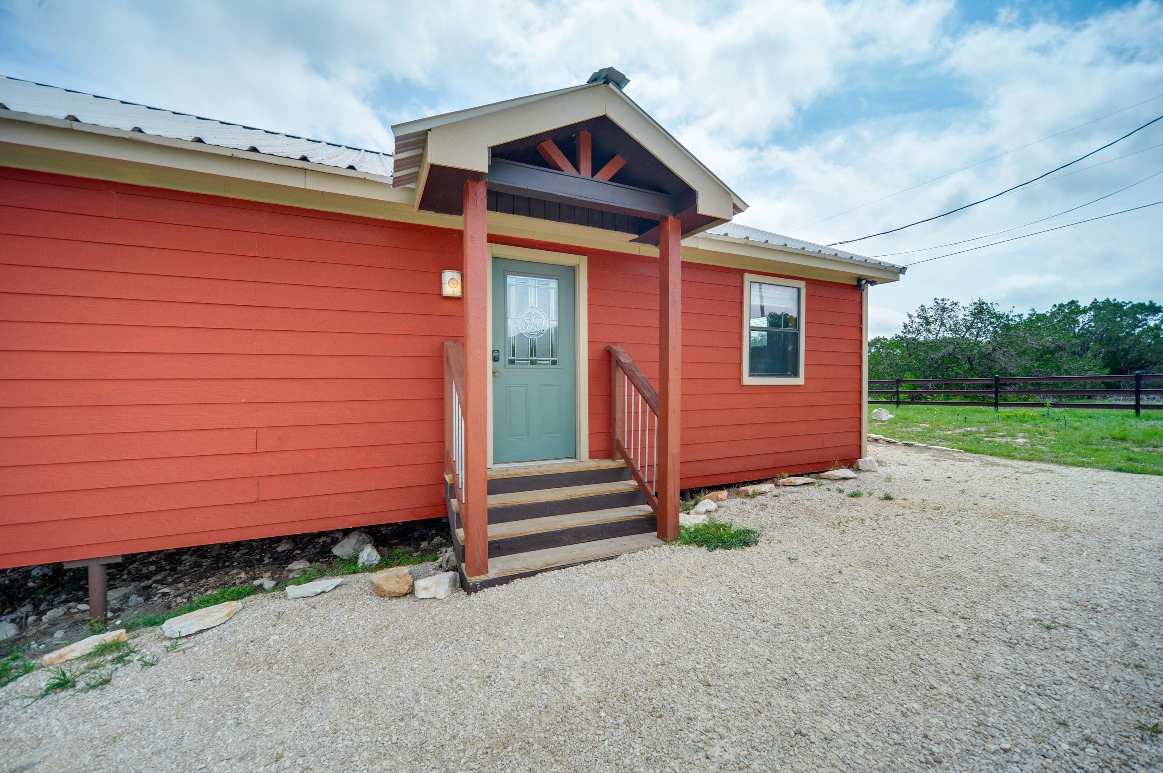 Property Exterior | Driveway (4 Vehicles)