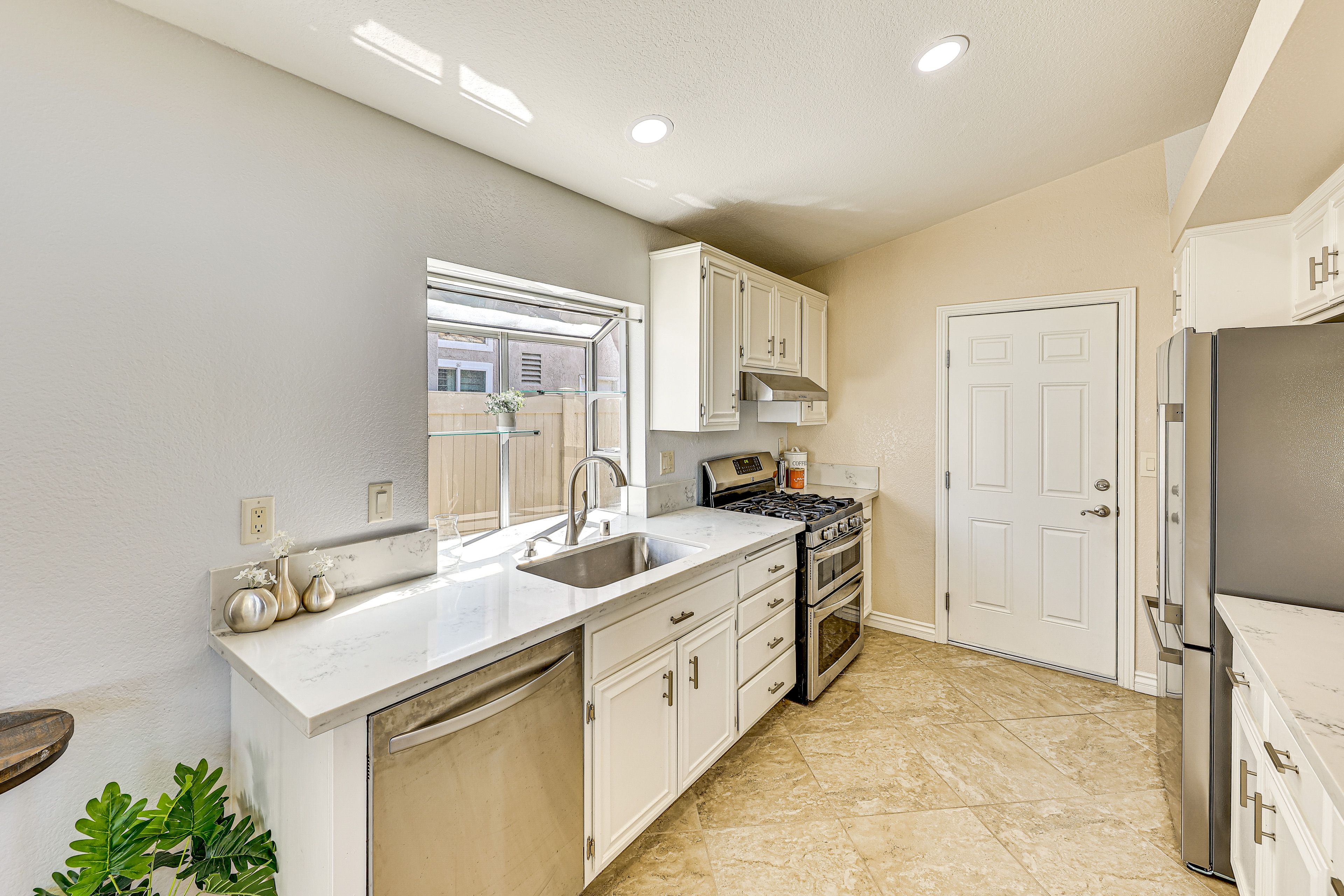 Kitchen | Drip Coffee Maker | Dishwasher | Cooking Basics