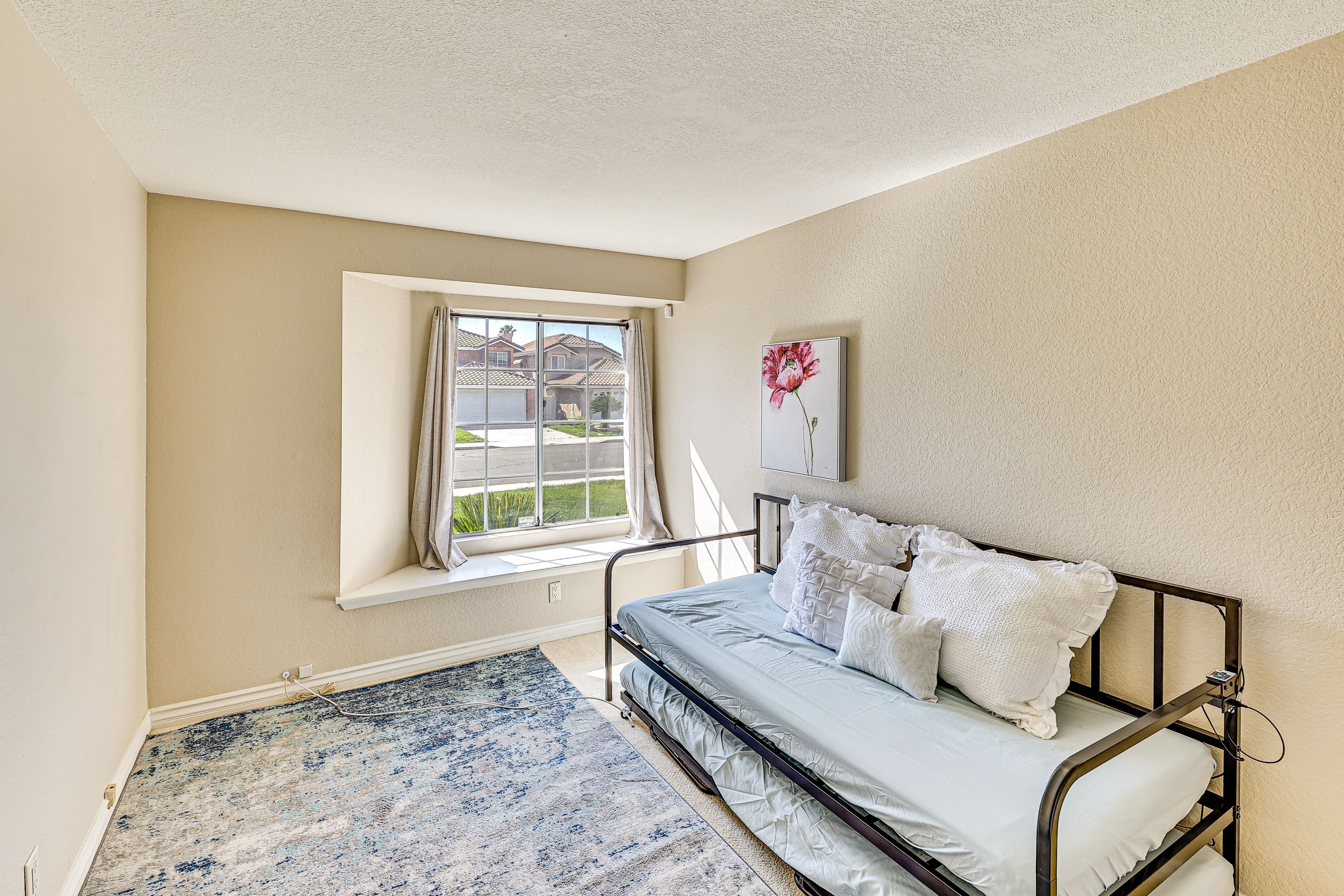 Bedroom 3 | Twin Daybed w/ Twin Trundle