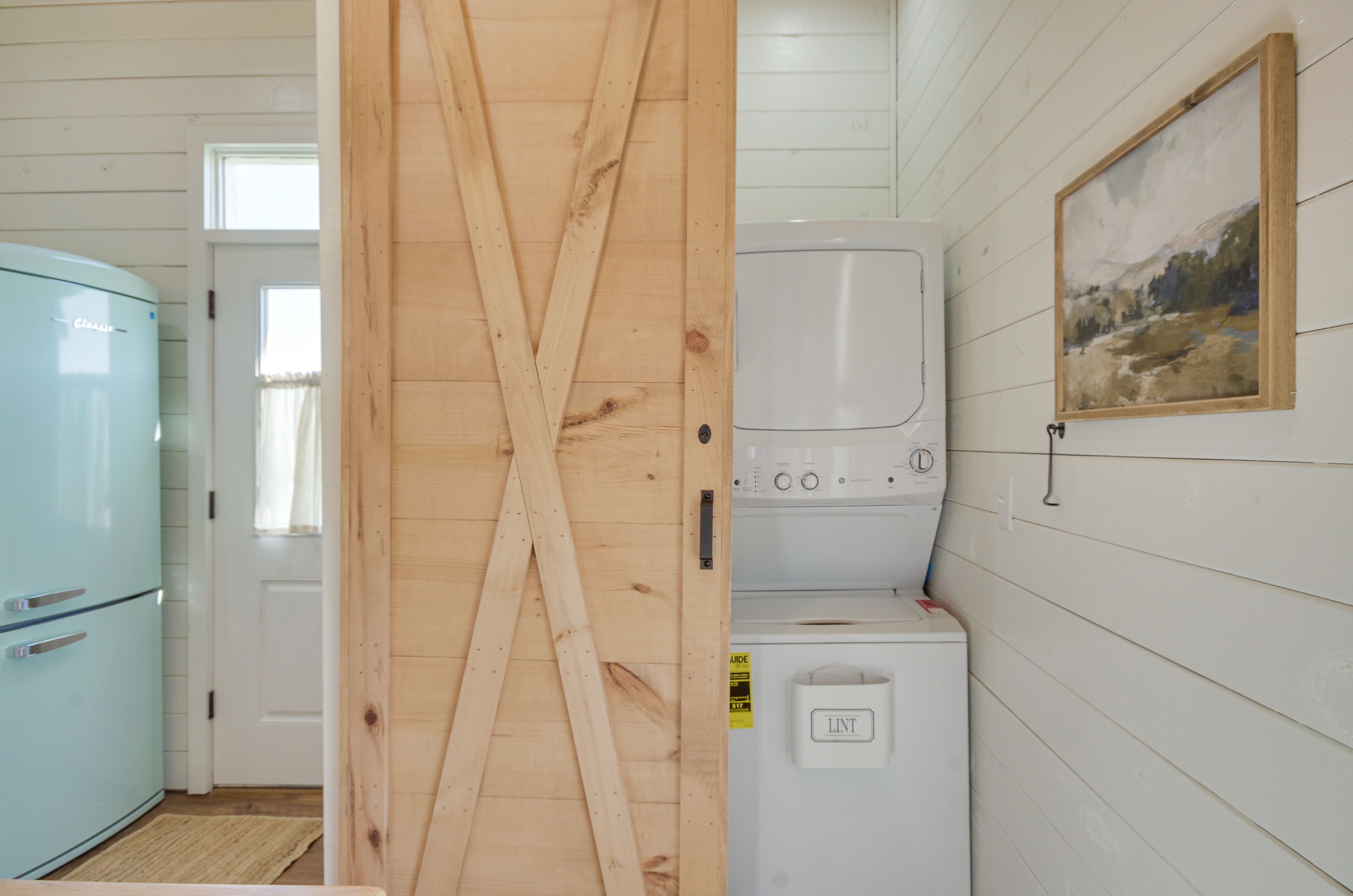 Laundry Closet | Washer & Dryer
