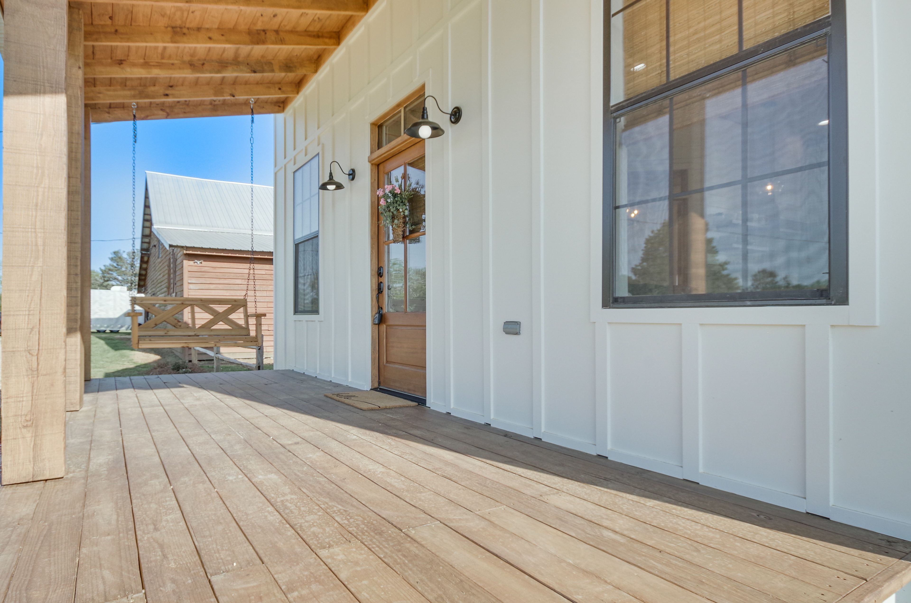 Front Porch w/ Bench Swing