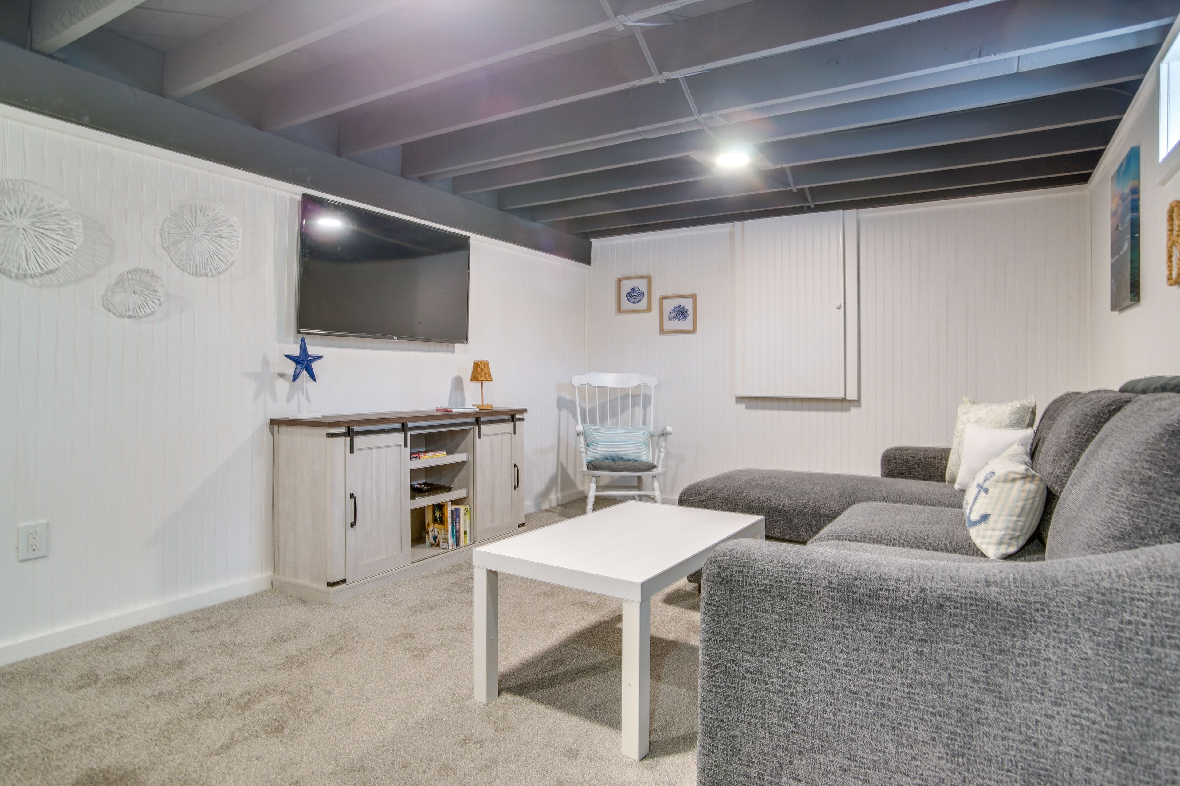 Basement | Washer/Dryer | Hangers | Iron/Board