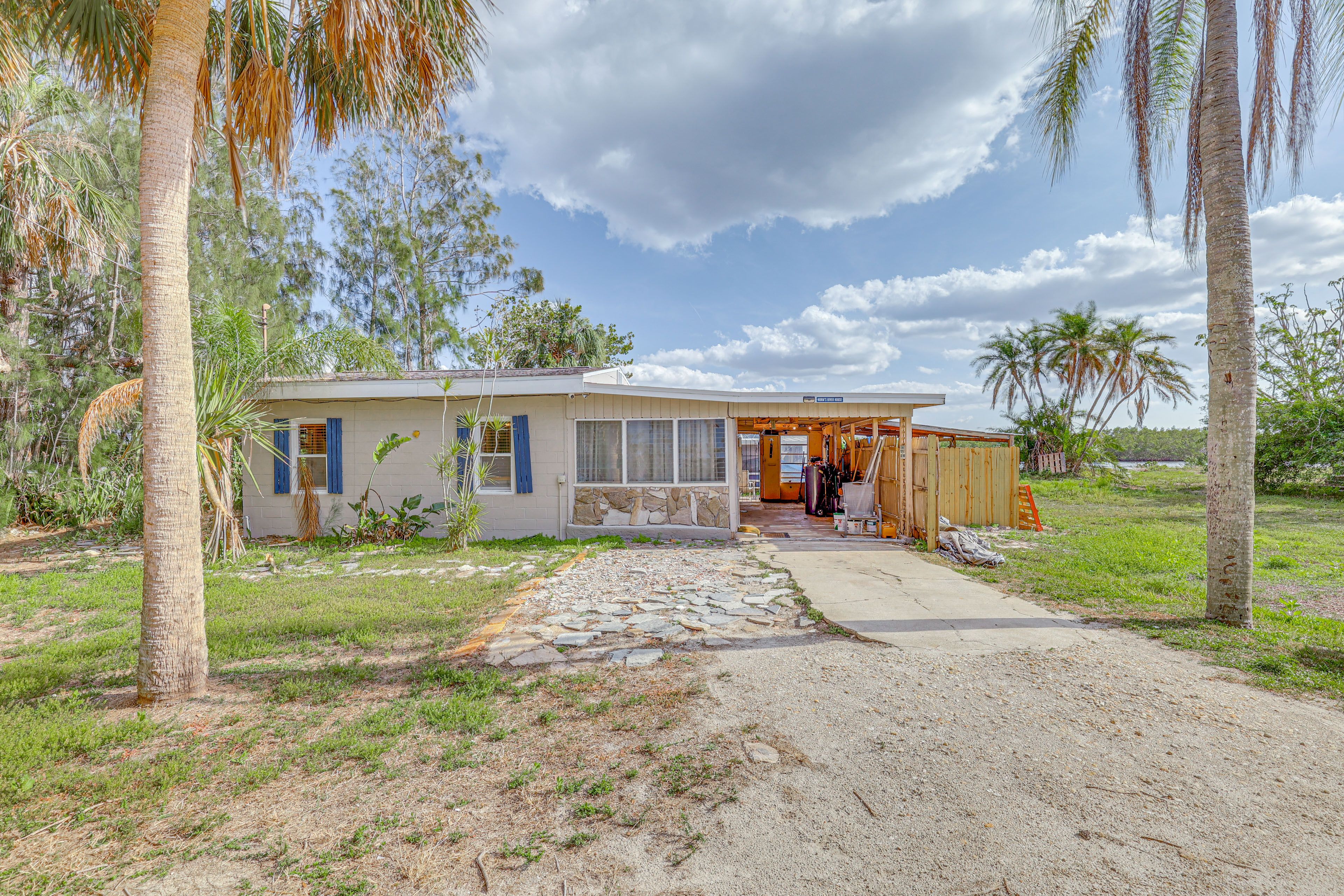 Exterior | Driveway (2 Vehicles) | Free Street Parking | Trailers Allowed