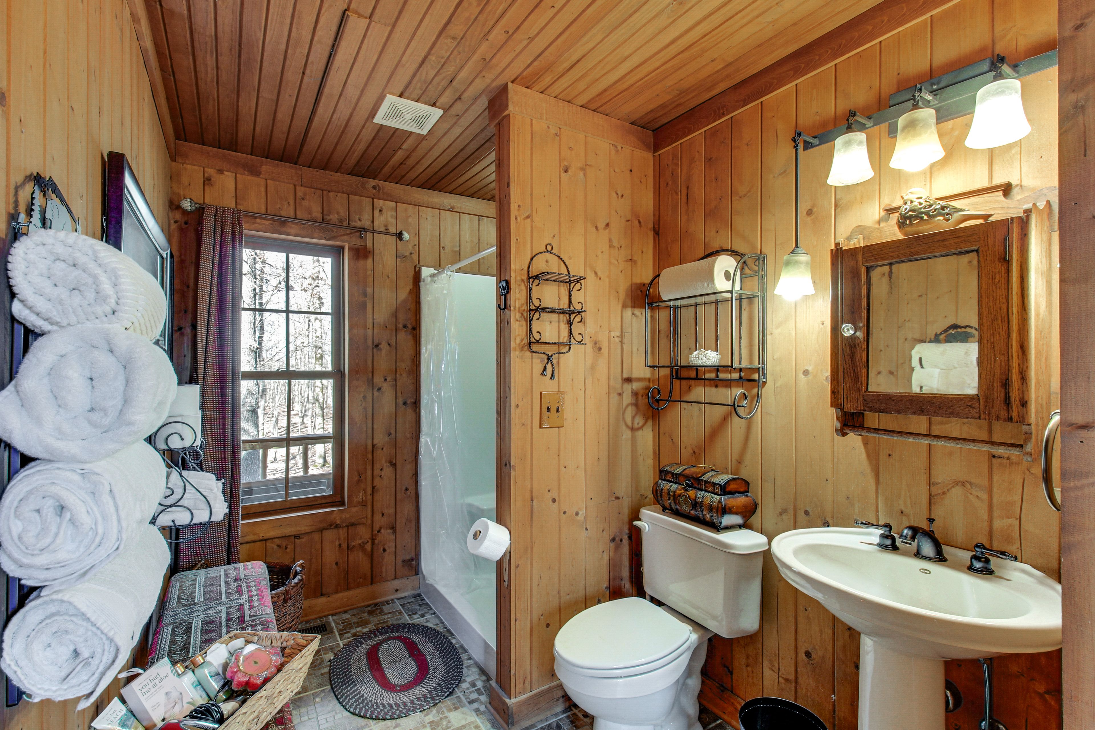 Full Bathroom | 1st Floor