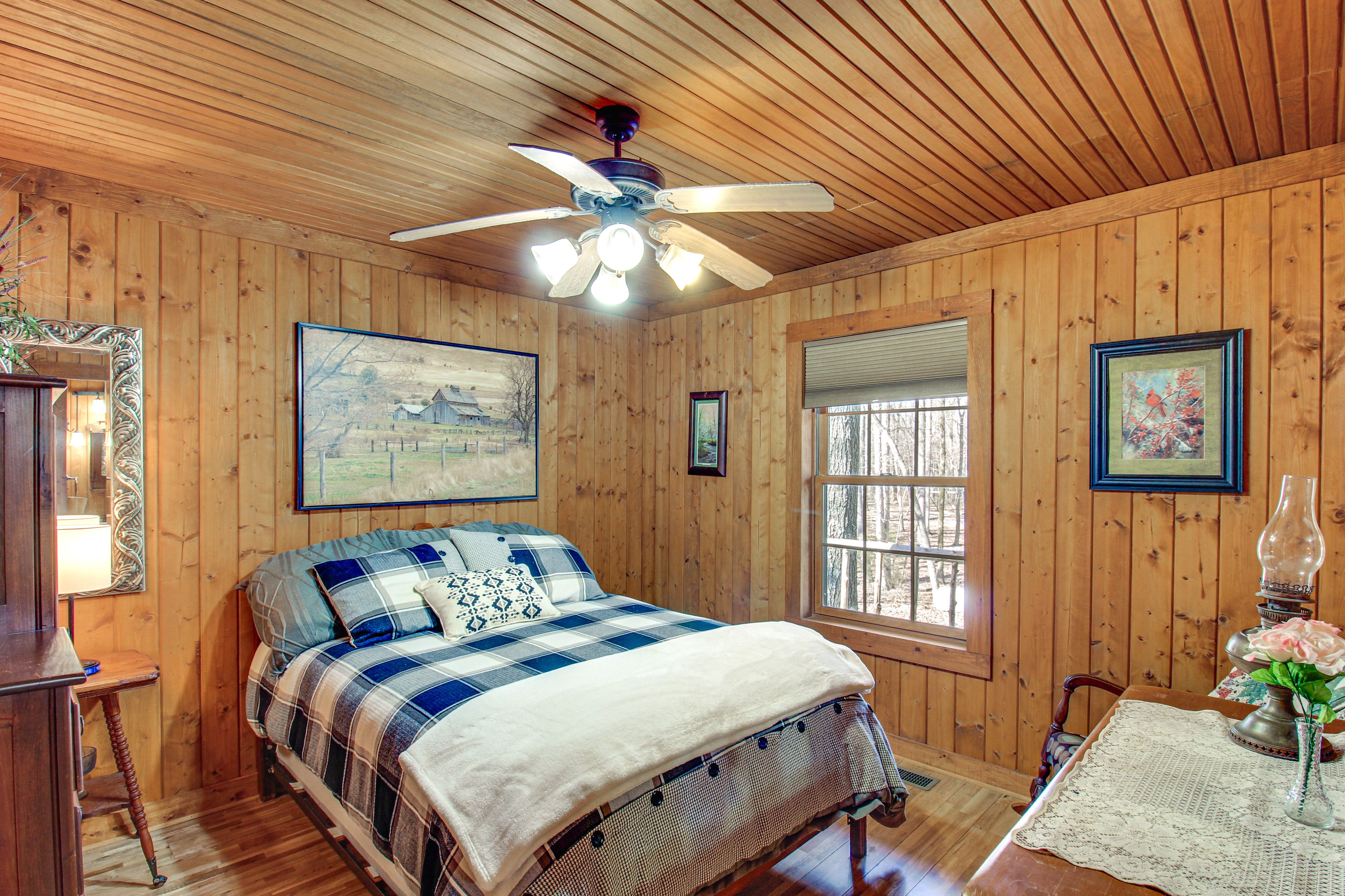 Bedroom 2 | Full Bed | 1st Floor