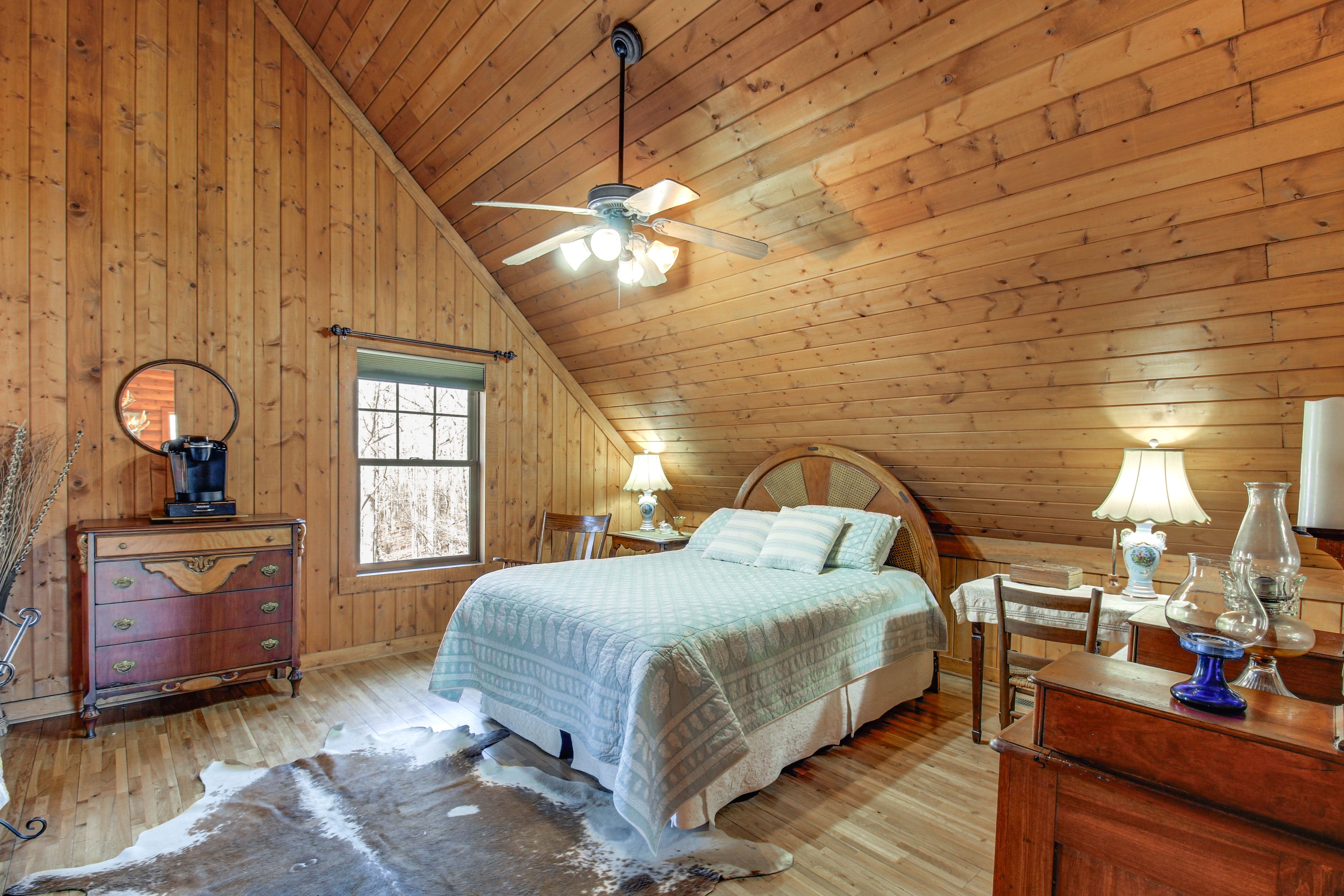 Bedroom 1 | Queen Bed | 2nd Floor