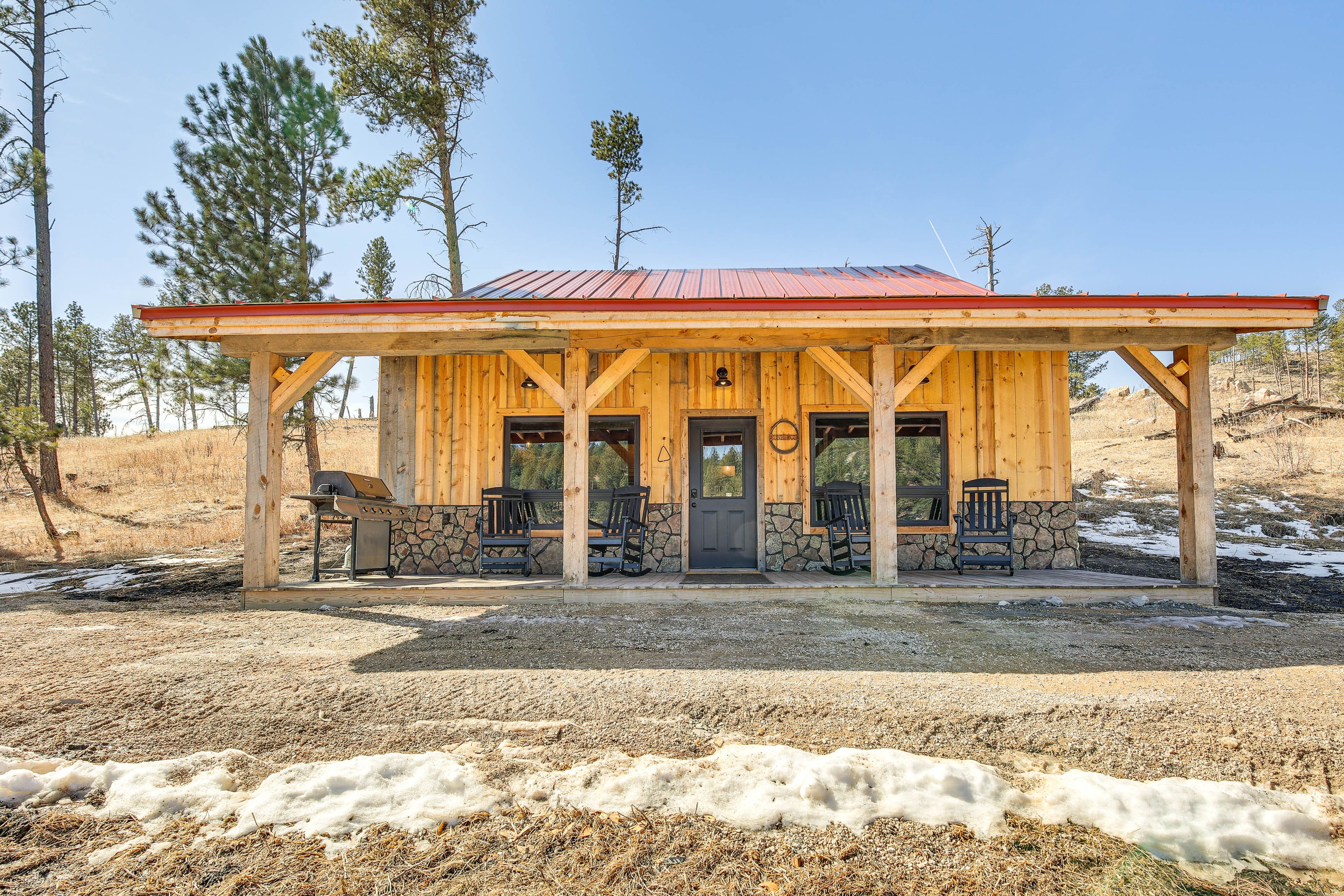 Covered Patio | Gas Grill
