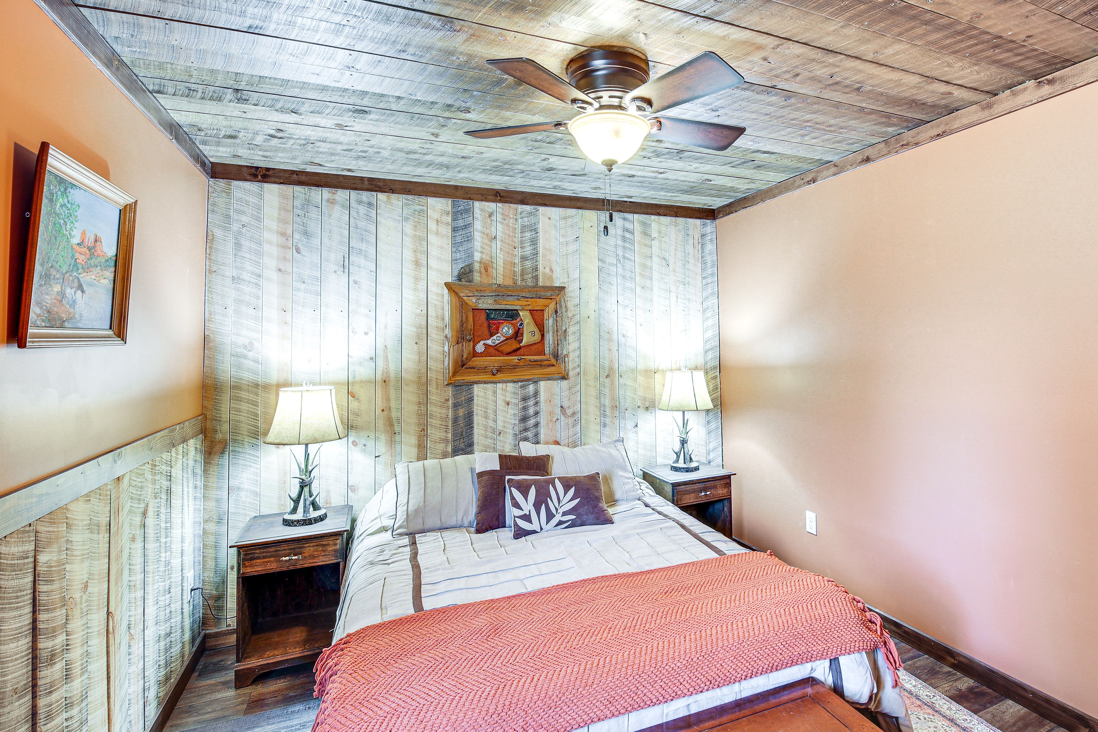 Bedroom 4 | Queen Bed | 1st Floor