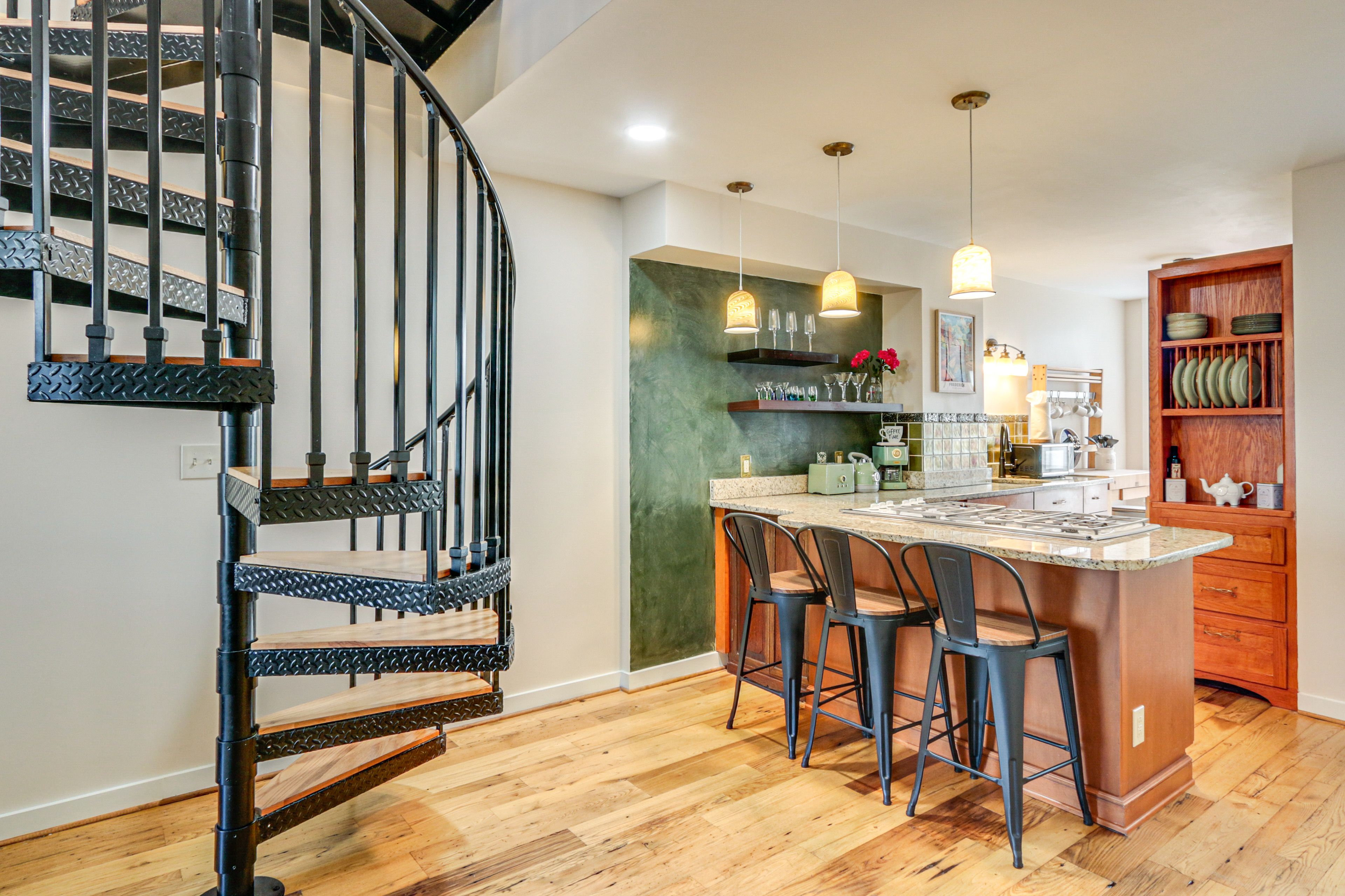 Kitchen | Trash Bags/Paper Towels | 1st Floor